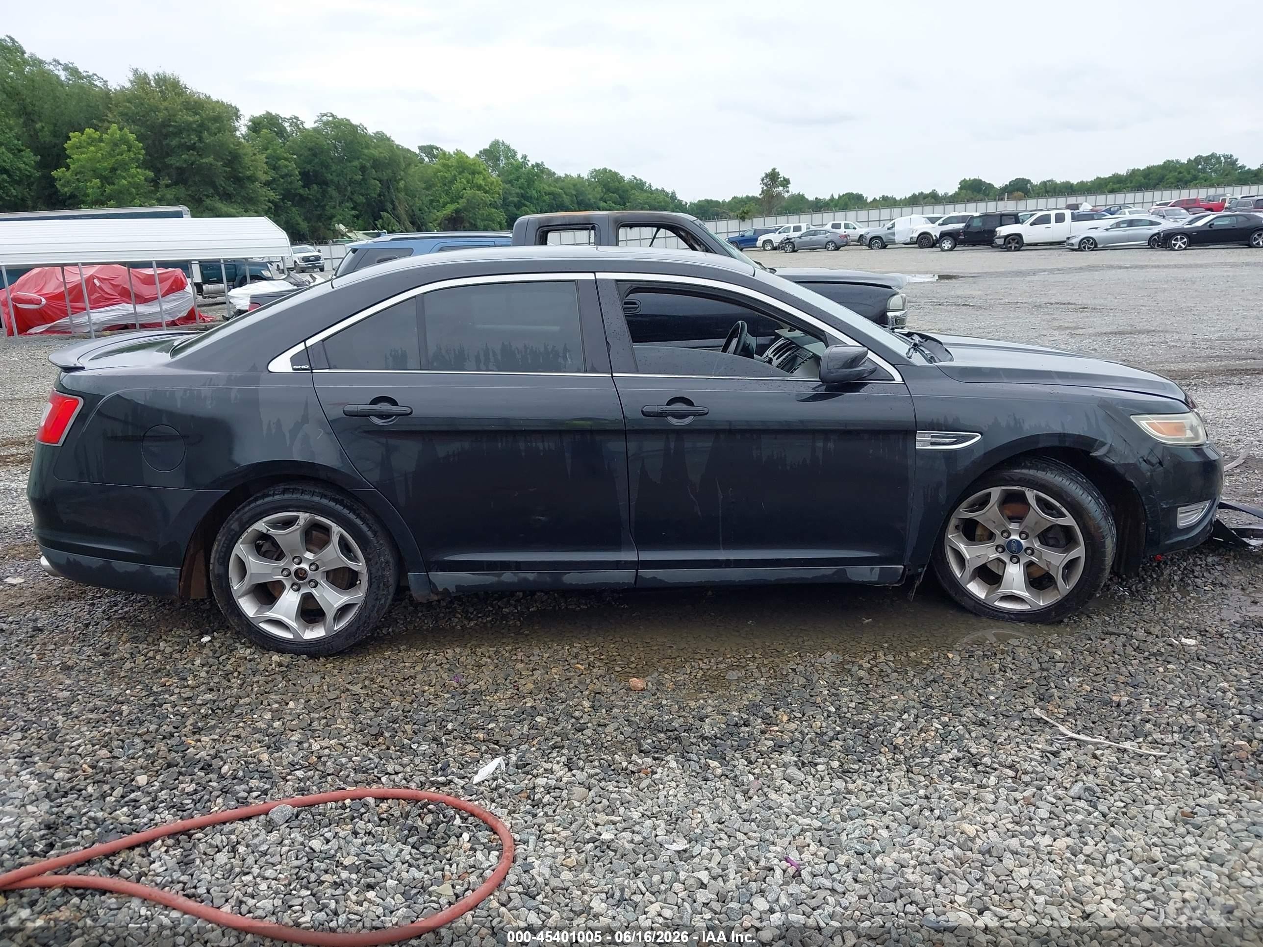 2011 Ford Taurus Sho Black vin: 1FAHP2KT5BG159212