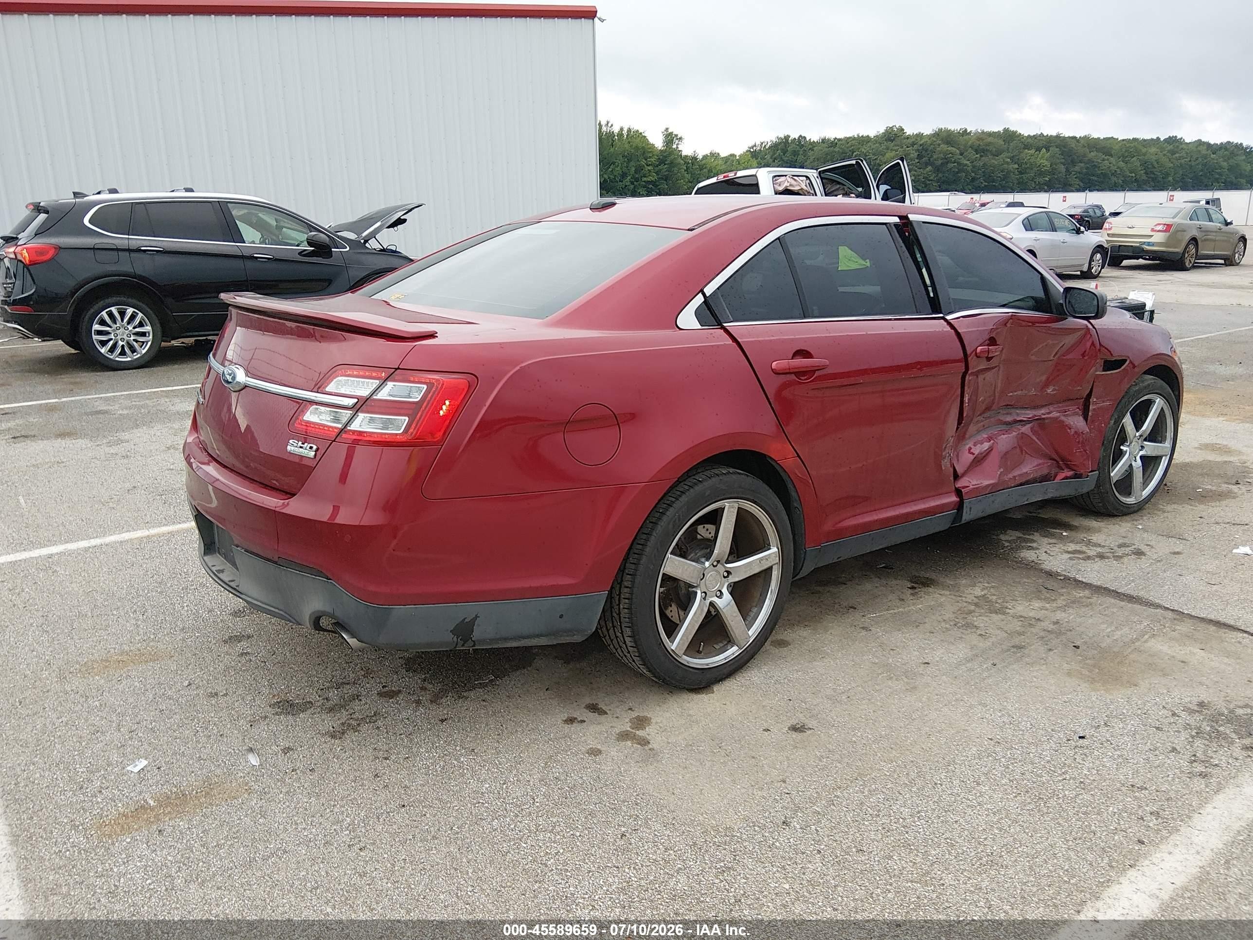 2013 Ford Taurus Sho Red vin: 1FAHP2KT5DG120428