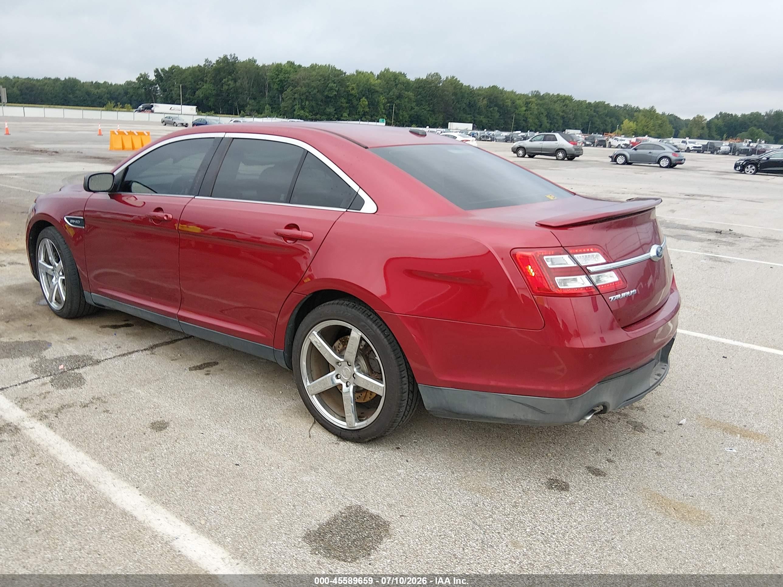 2013 Ford Taurus Sho Red vin: 1FAHP2KT5DG120428