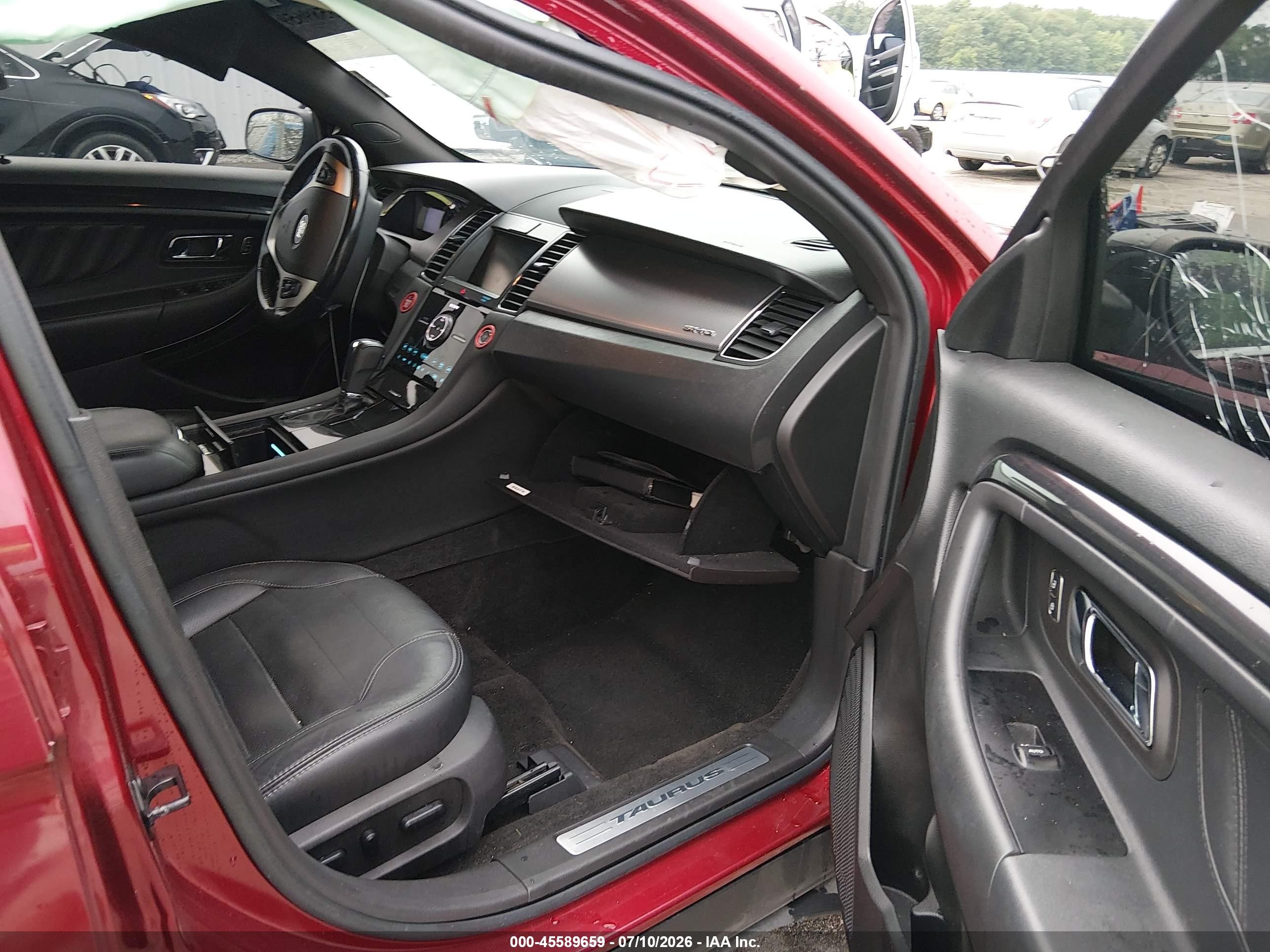 2013 Ford Taurus Sho Red vin: 1FAHP2KT5DG120428