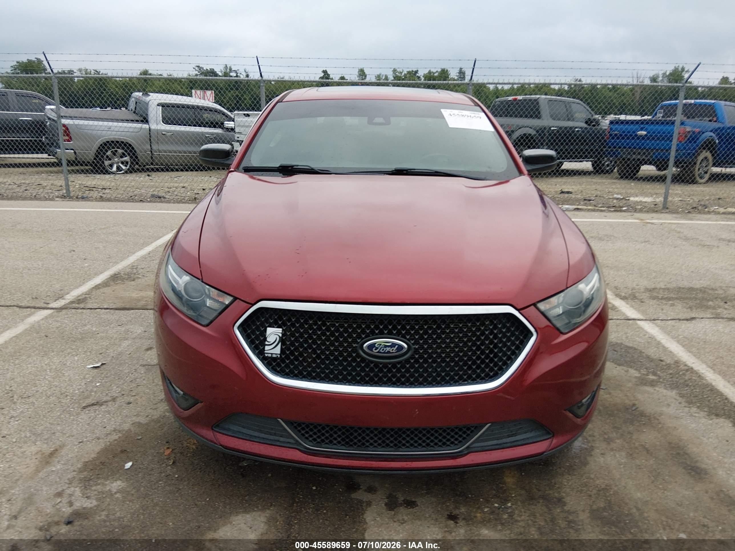2013 Ford Taurus Sho Red vin: 1FAHP2KT5DG120428