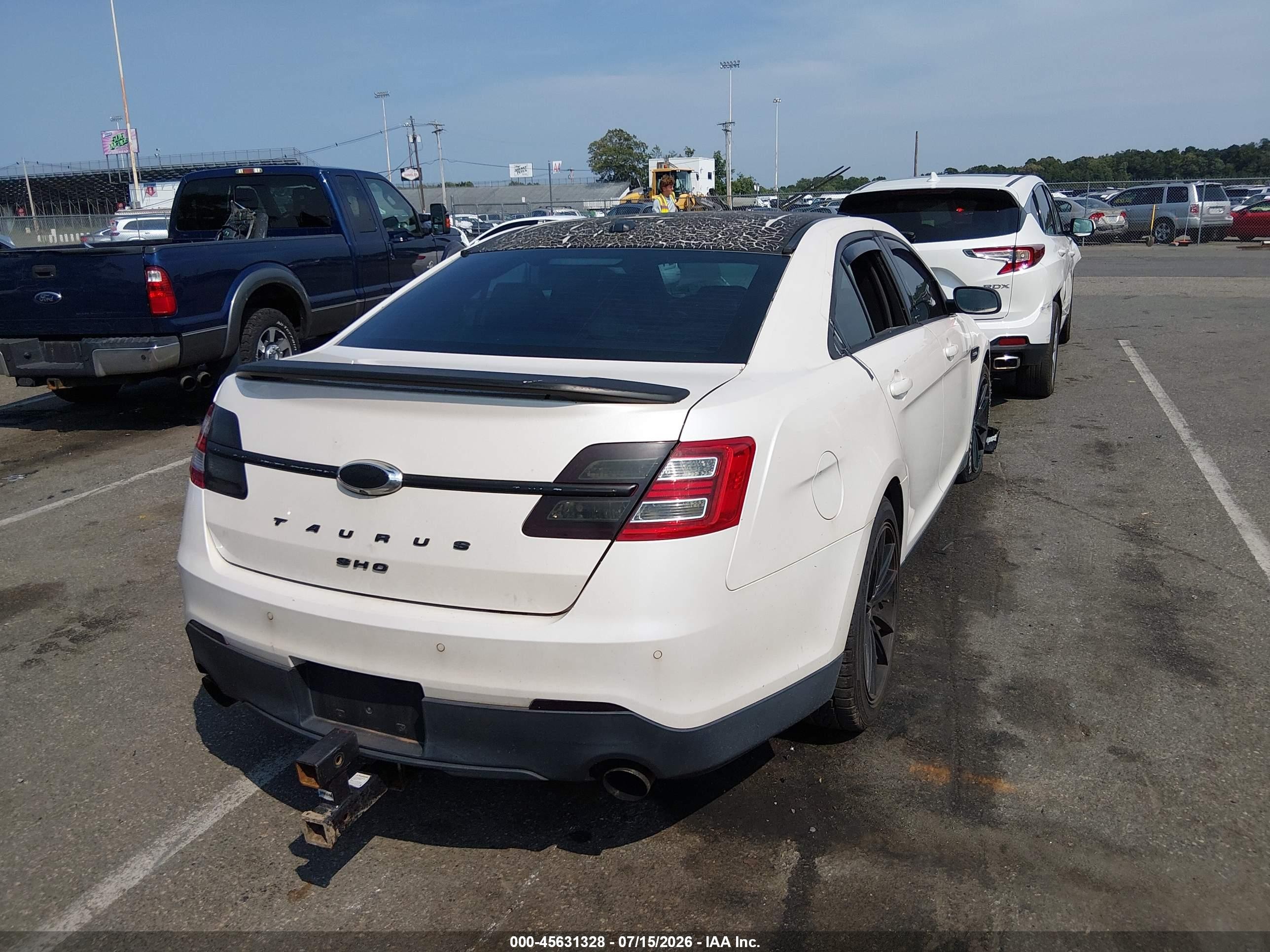 2015 Ford Taurus Sho White vin: 1FAHP2KT5FG115295