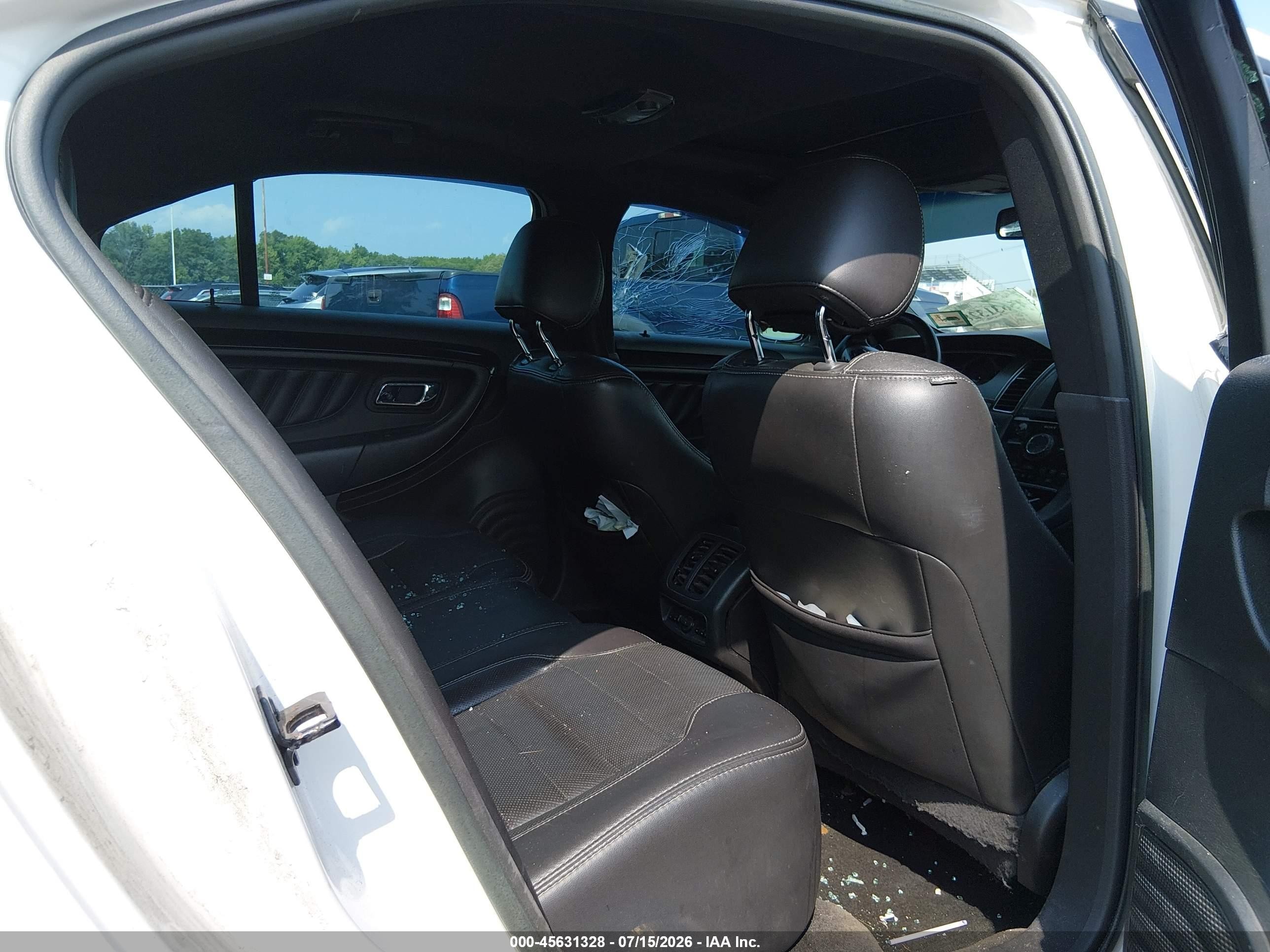 2015 Ford Taurus Sho White vin: 1FAHP2KT5FG115295