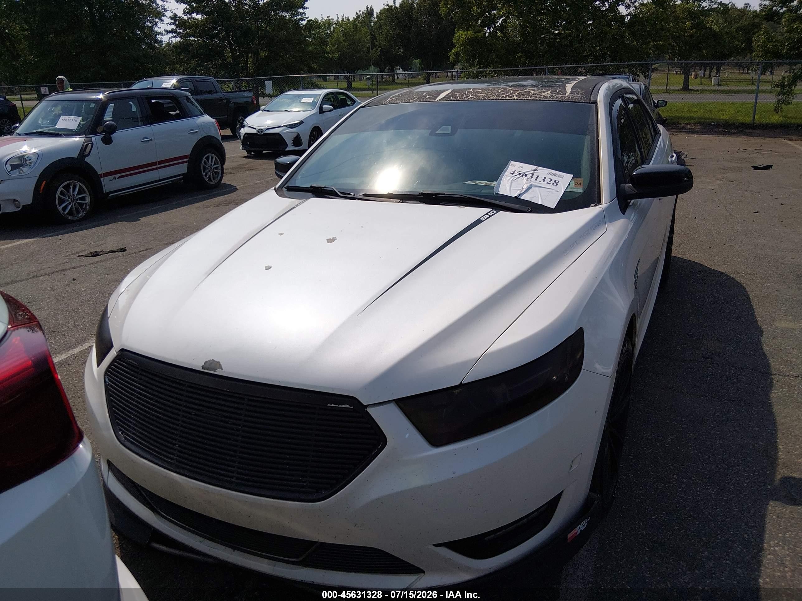 2015 Ford Taurus Sho White vin: 1FAHP2KT5FG115295