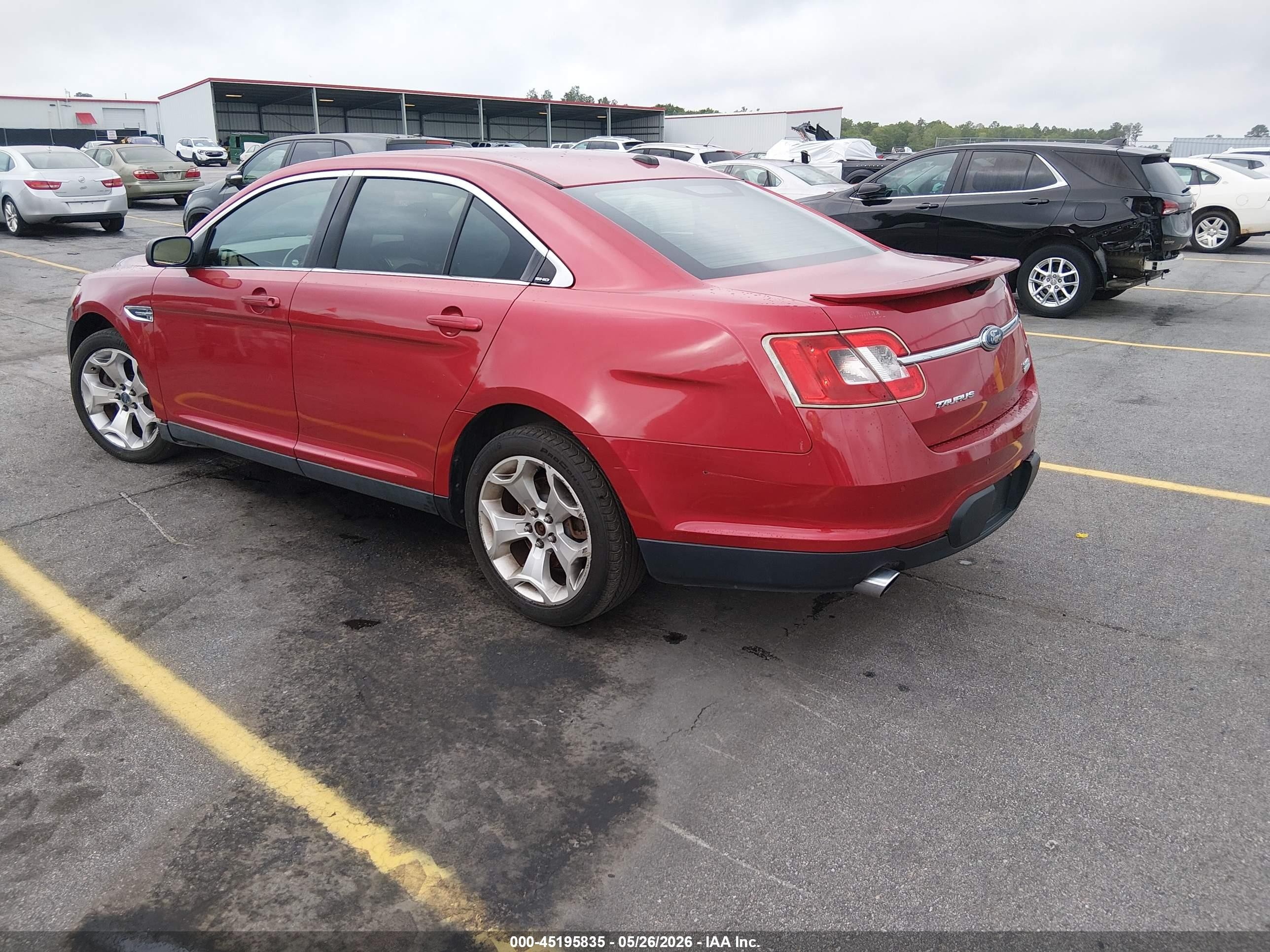 2010 Ford Taurus Sho Red vin: 1FAHP2KT6AG101124