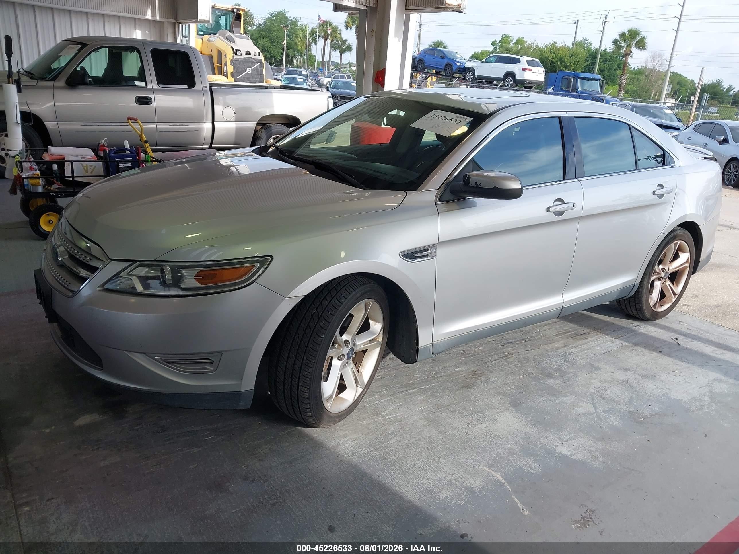 2010 Ford Taurus Sho Серебряный vin: 1FAHP2KT6AG137430