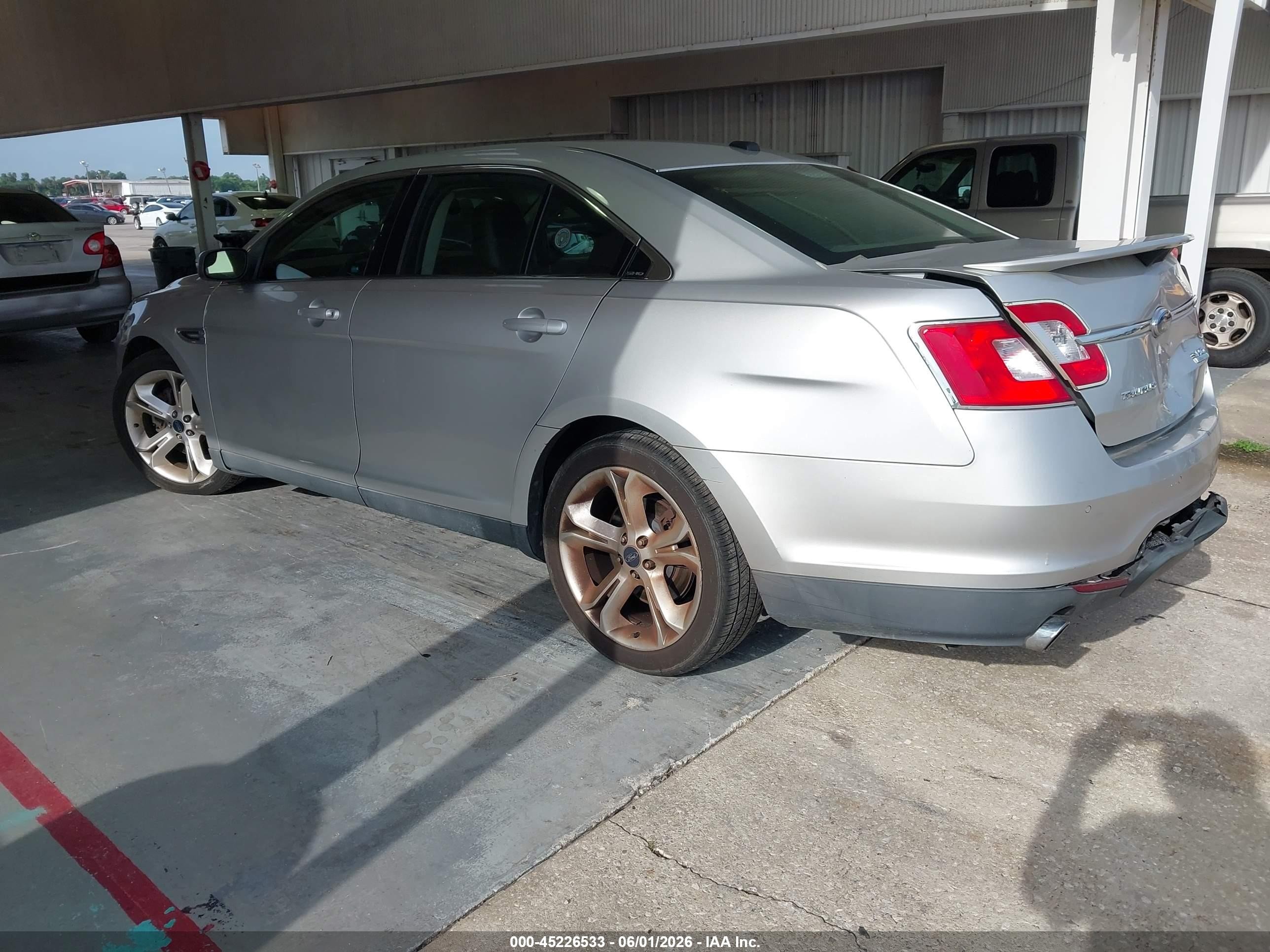 2010 Ford Taurus Sho Серебряный vin: 1FAHP2KT6AG137430
