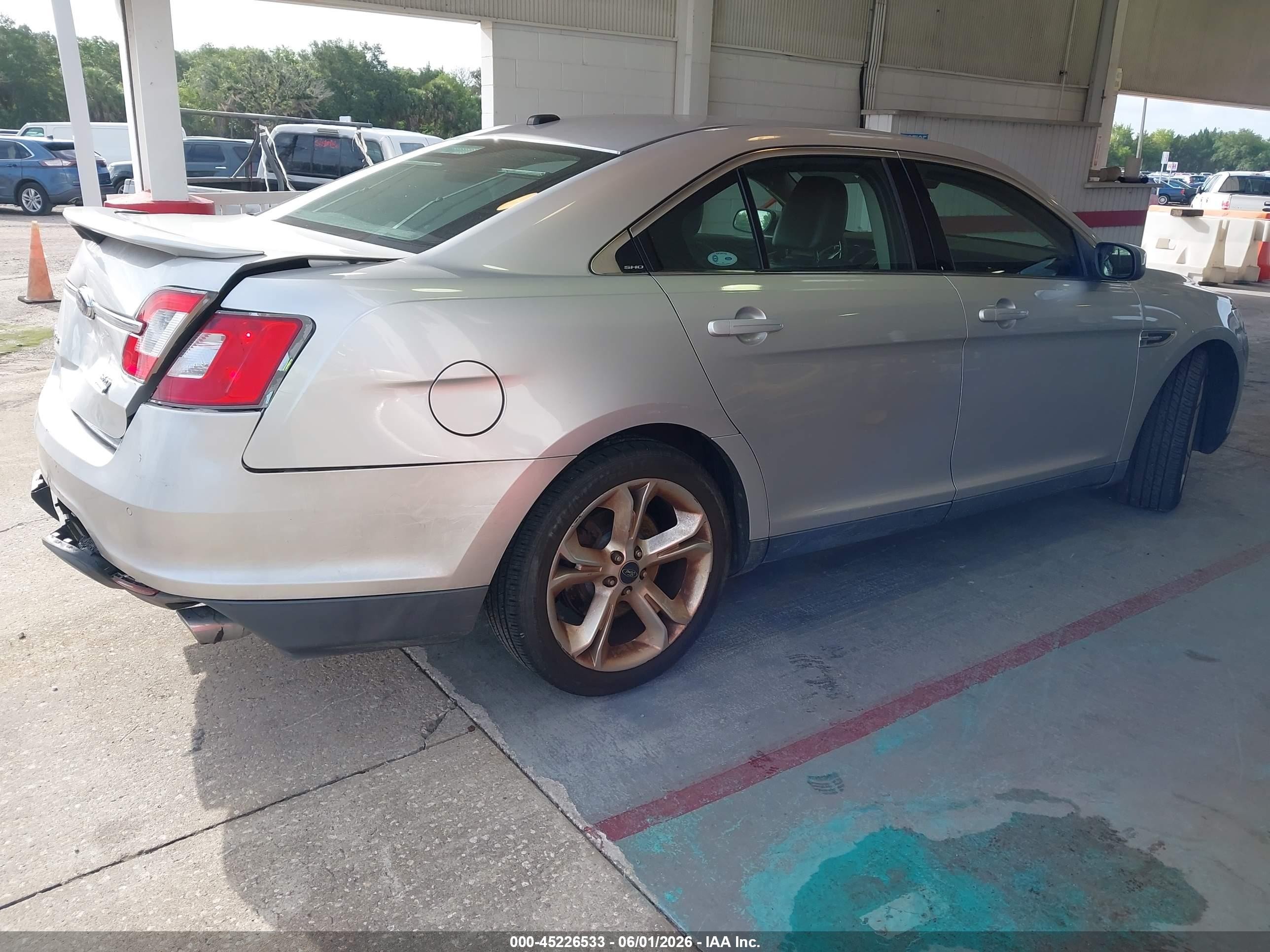 2010 Ford Taurus Sho Серебряный vin: 1FAHP2KT6AG137430
