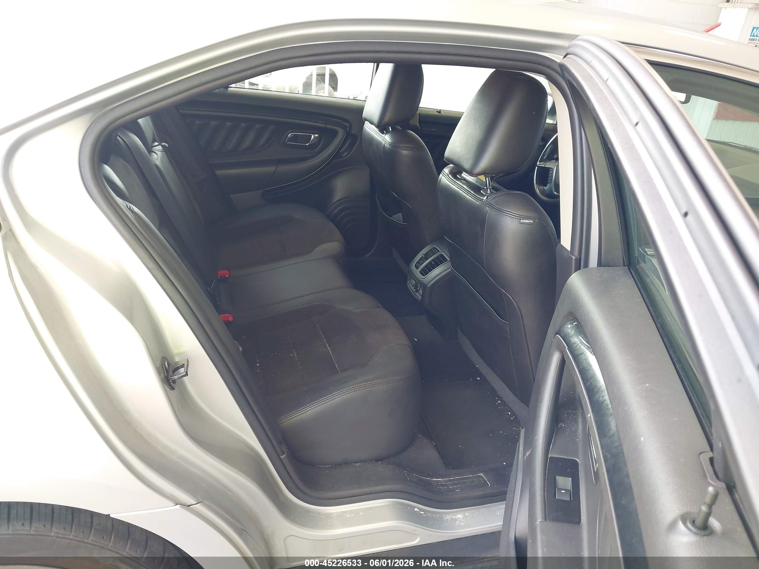 2010 Ford Taurus Sho Серебряный vin: 1FAHP2KT6AG137430