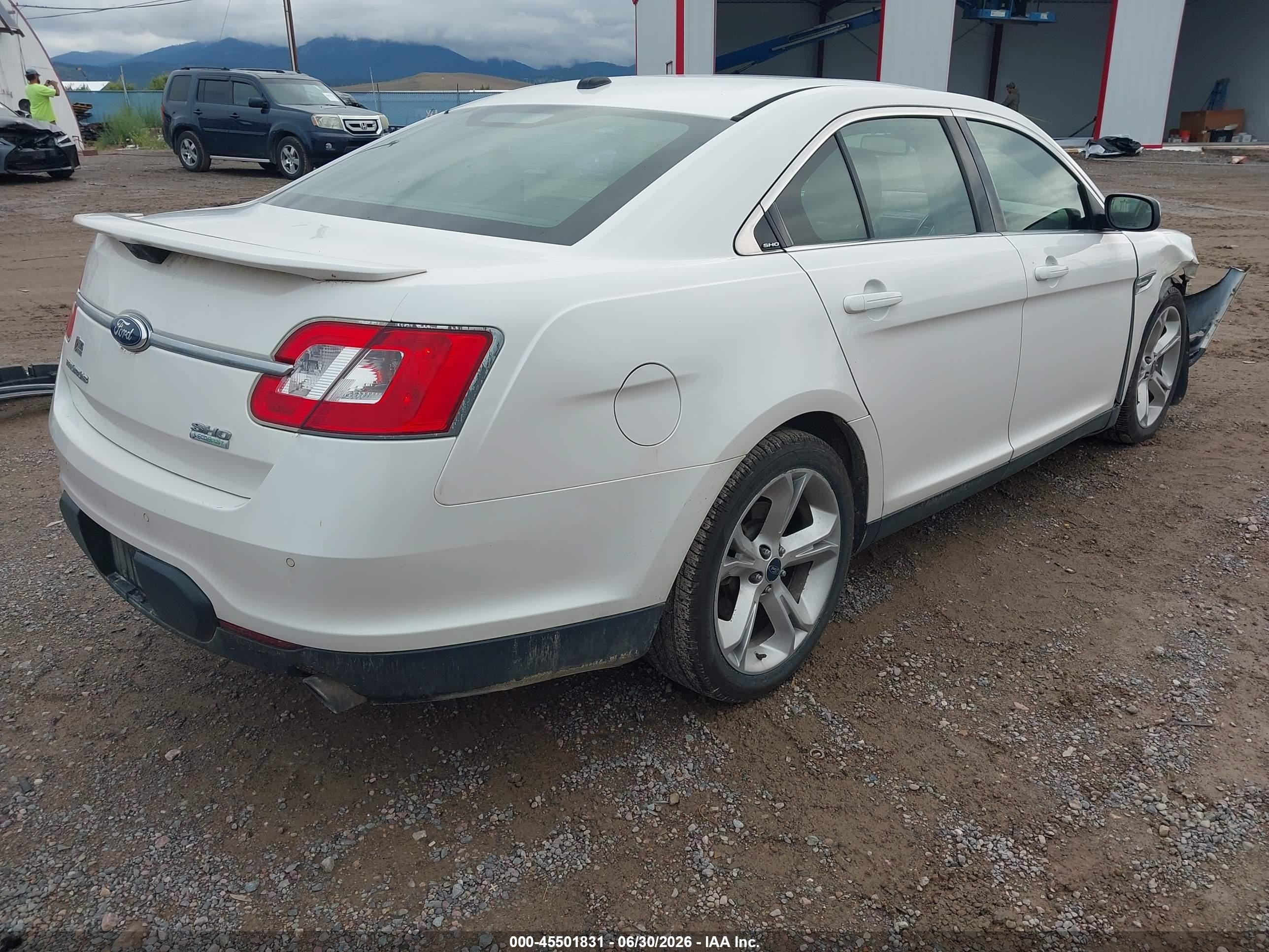 2011 Ford Taurus Sho Белый vin: 1FAHP2KT6BG177640