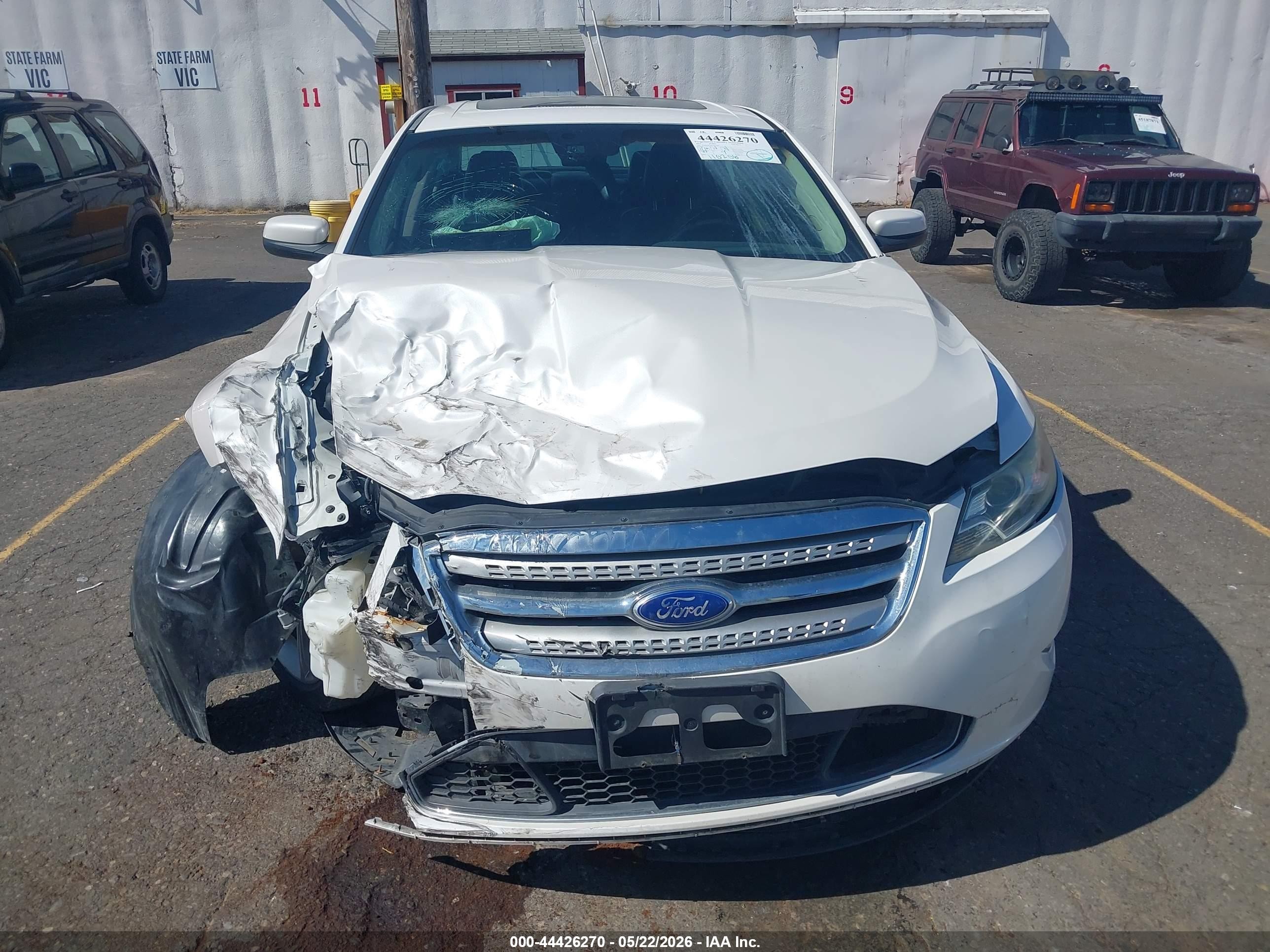 2012 Ford Taurus Sho White vin: 1FAHP2KT6CG135342