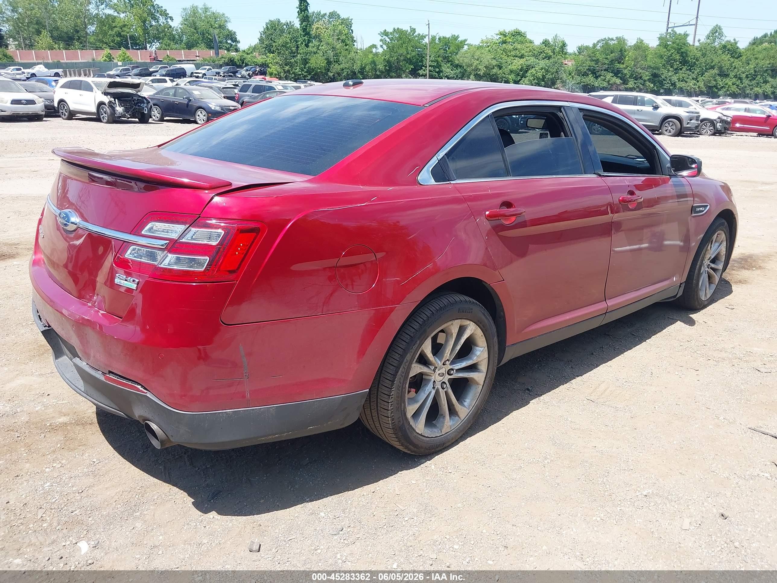 2014 Ford Taurus Sho Красный vin: 1FAHP2KT6EG103963