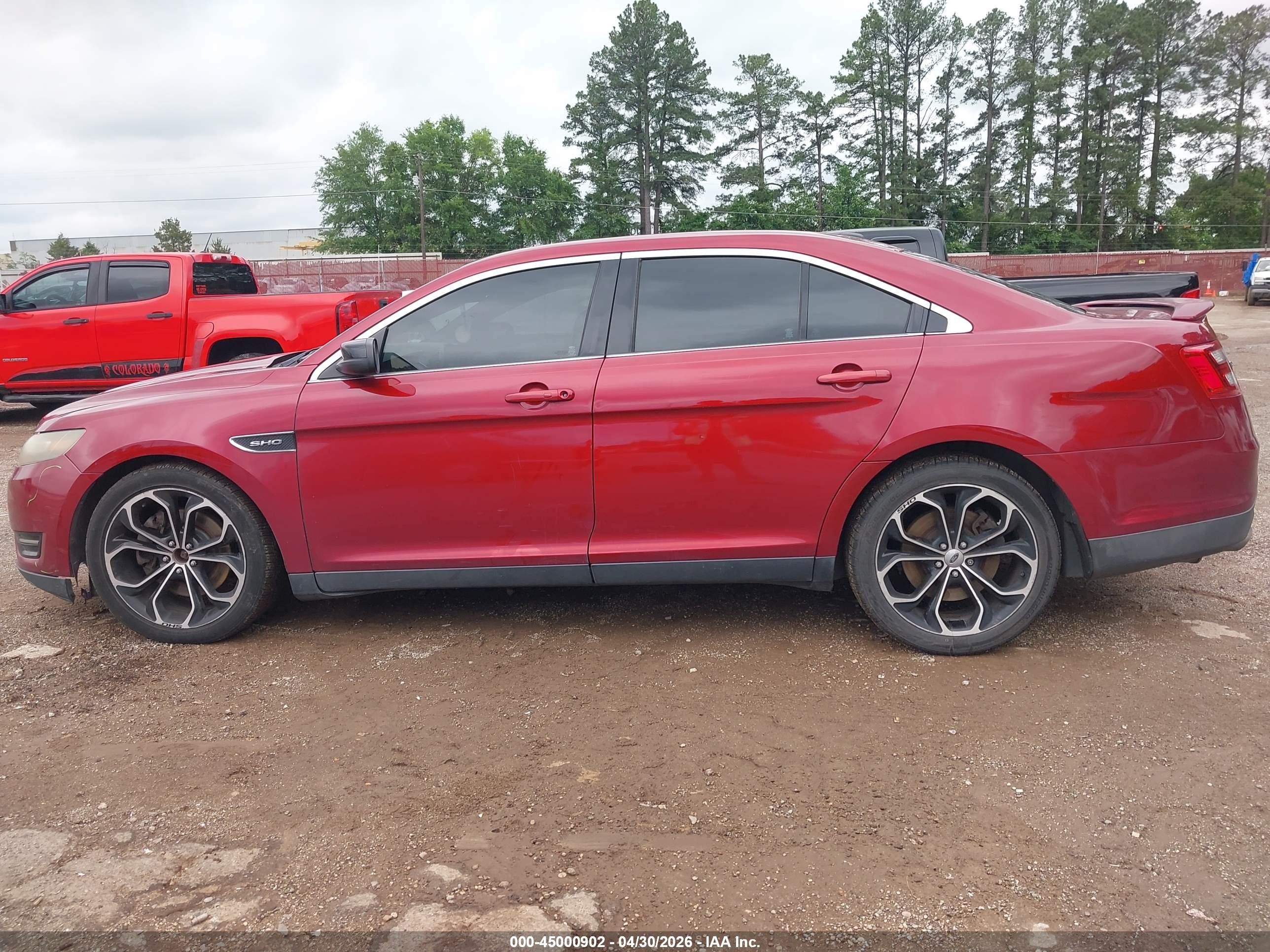 2014 Ford Taurus Sho Red vin: 1FAHP2KT6EG115093