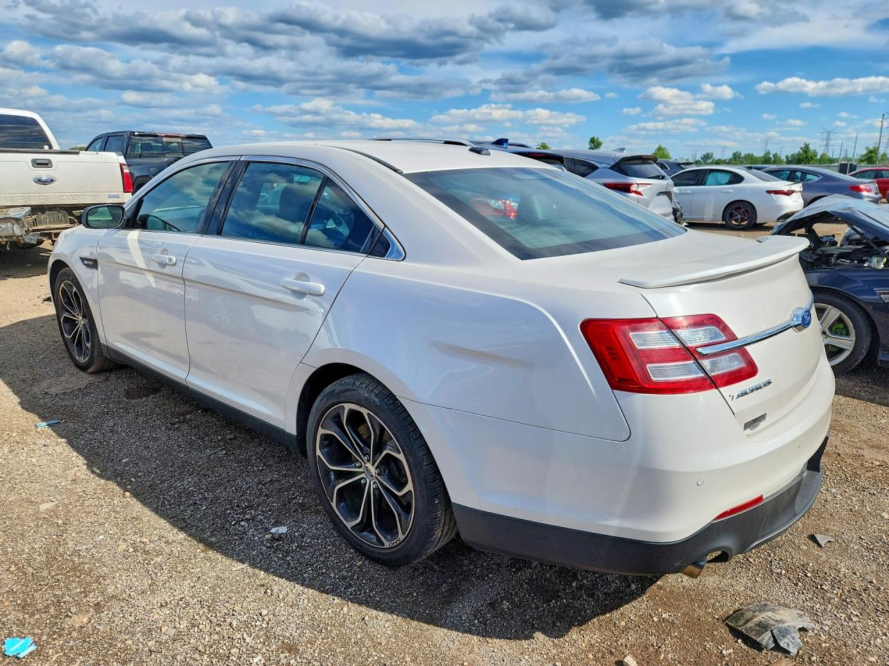 2015 Ford Taurus Sho White vin: 1FAHP2KT6FG179250