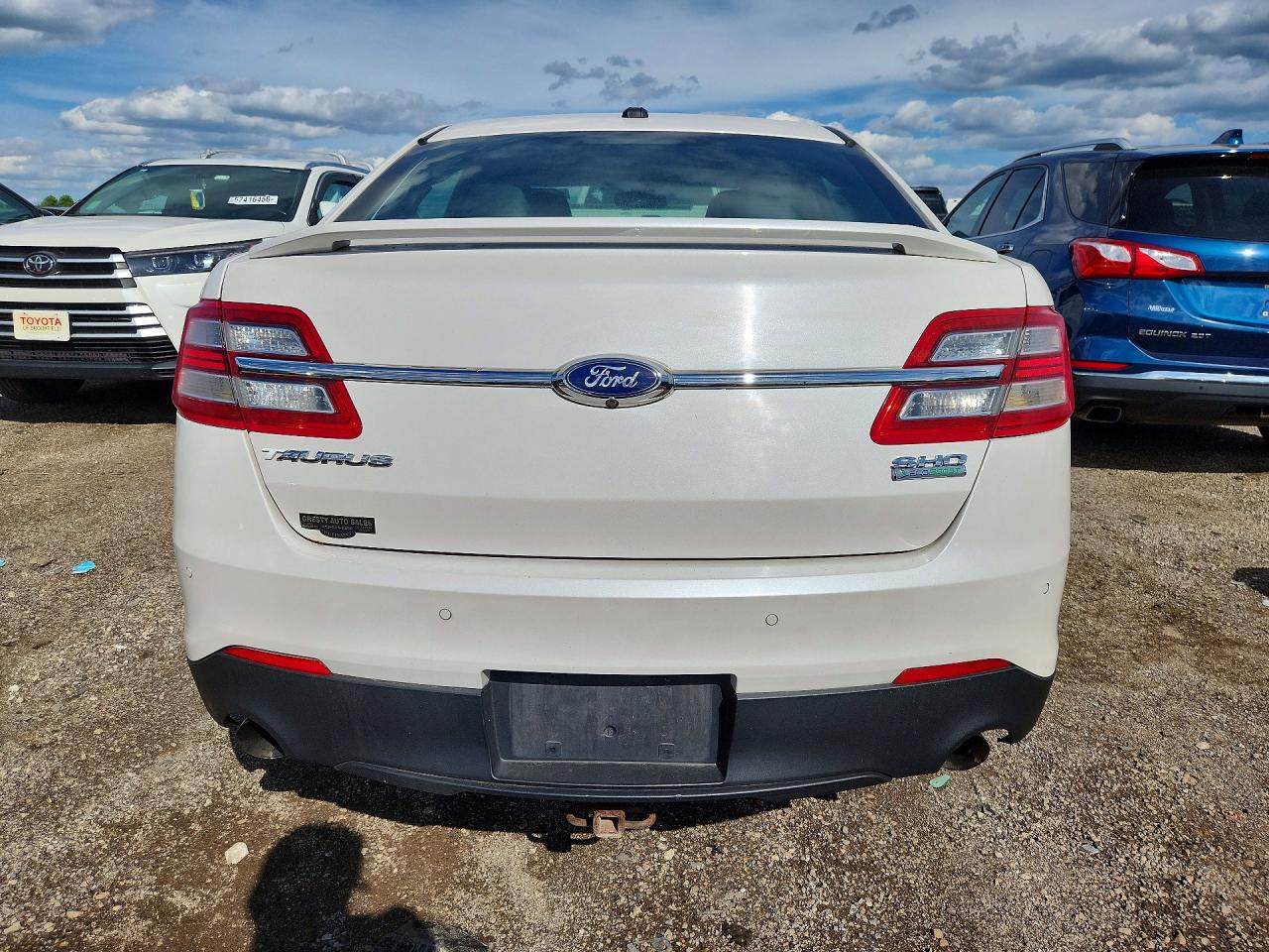 2015 Ford Taurus Sho White vin: 1FAHP2KT6FG179250