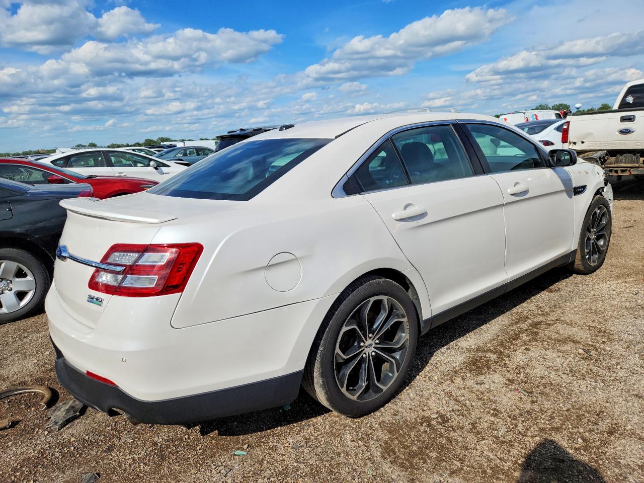 2015 Ford Taurus Sho White vin: 1FAHP2KT6FG179250