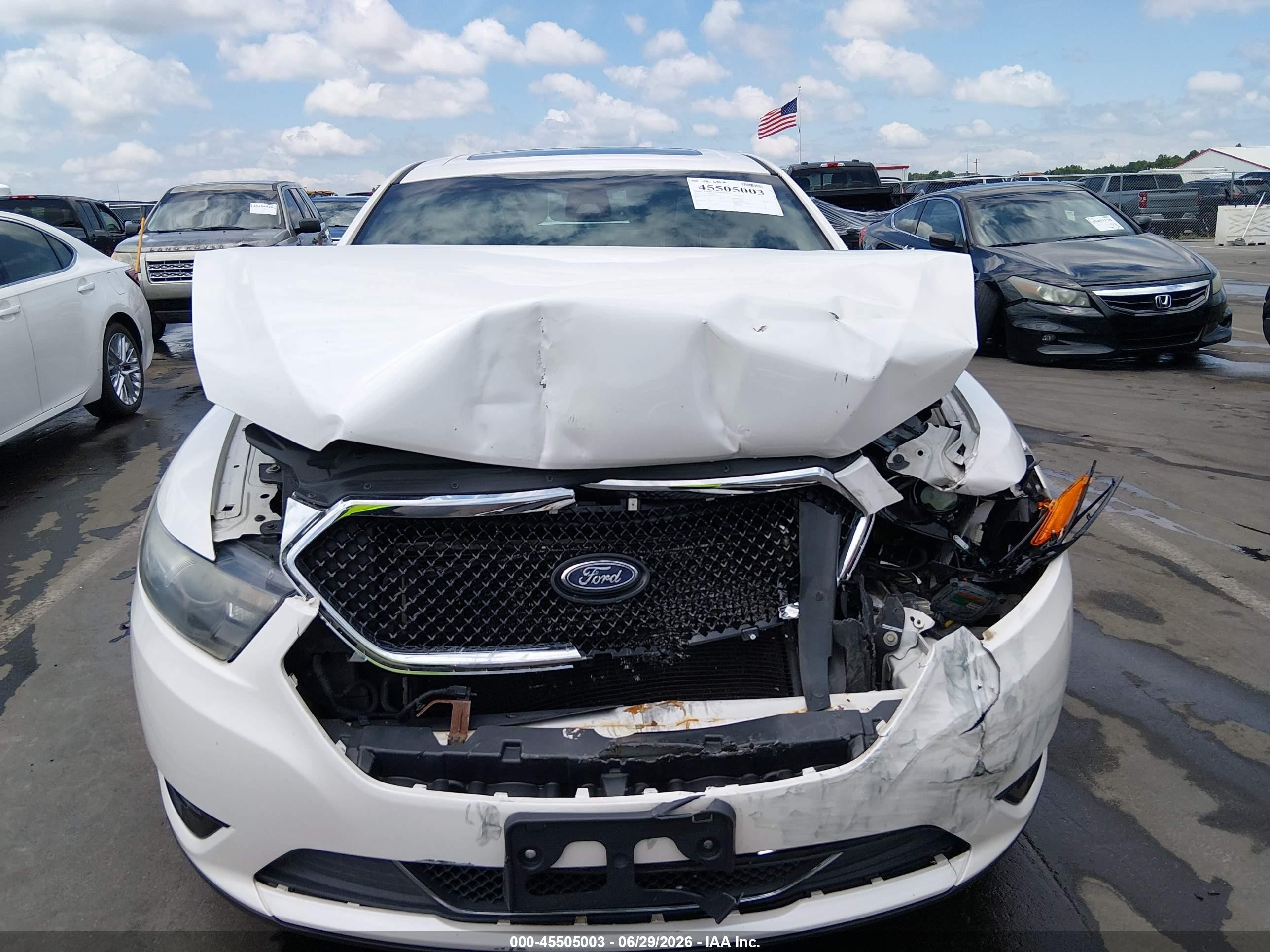 2013 Ford Taurus Sho White vin: 1FAHP2KT7DG163586