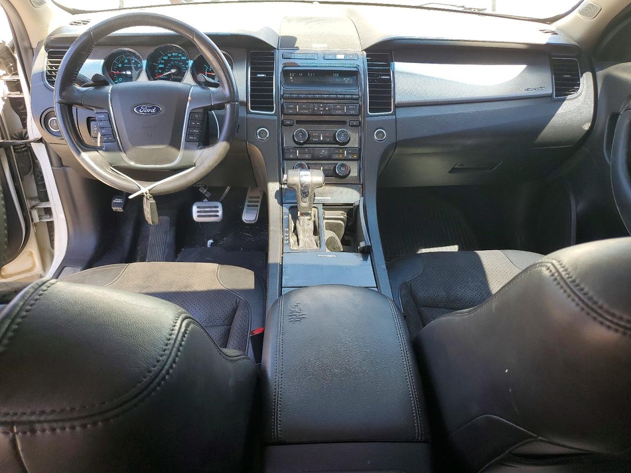2010 Ford Taurus Sho White vin: 1FAHP2KT8AG102632