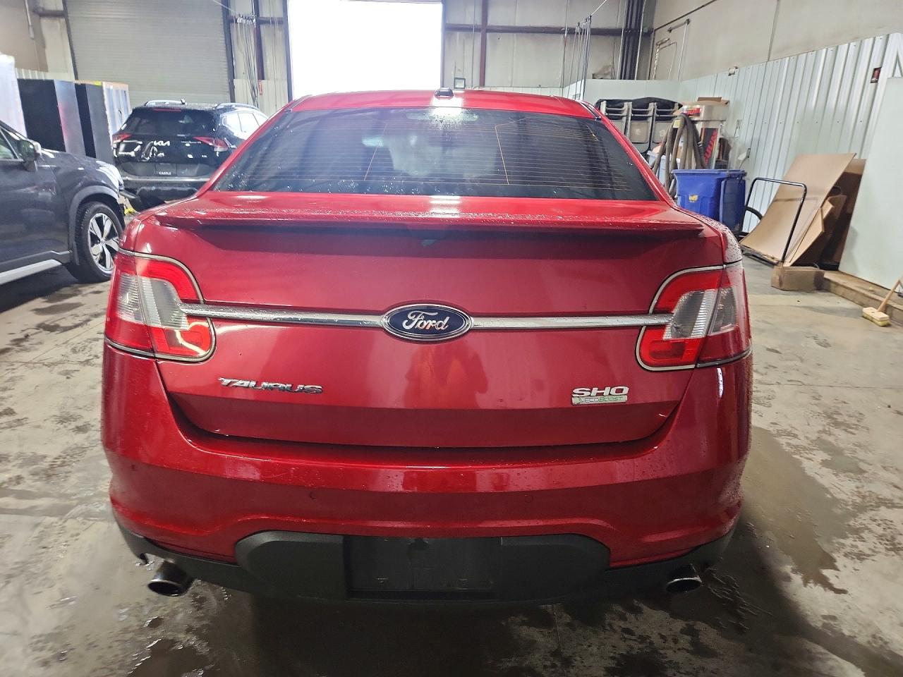2010 Ford Taurus Sho Red vin: 1FAHP2KT8AG123643