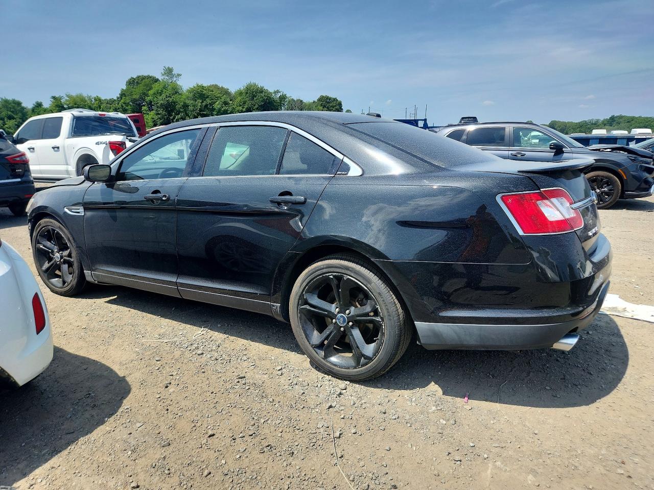 2011 Ford Taurus Sho Black vin: 1FAHP2KT8BG143621