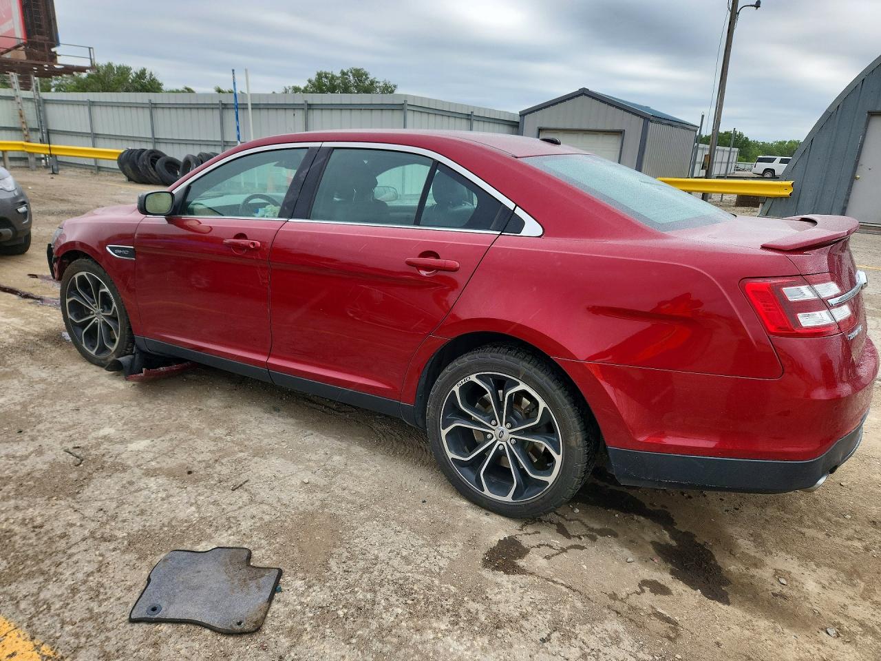 2013 Ford Taurus Sho Красный vin: 1FAHP2KT8DG150233
