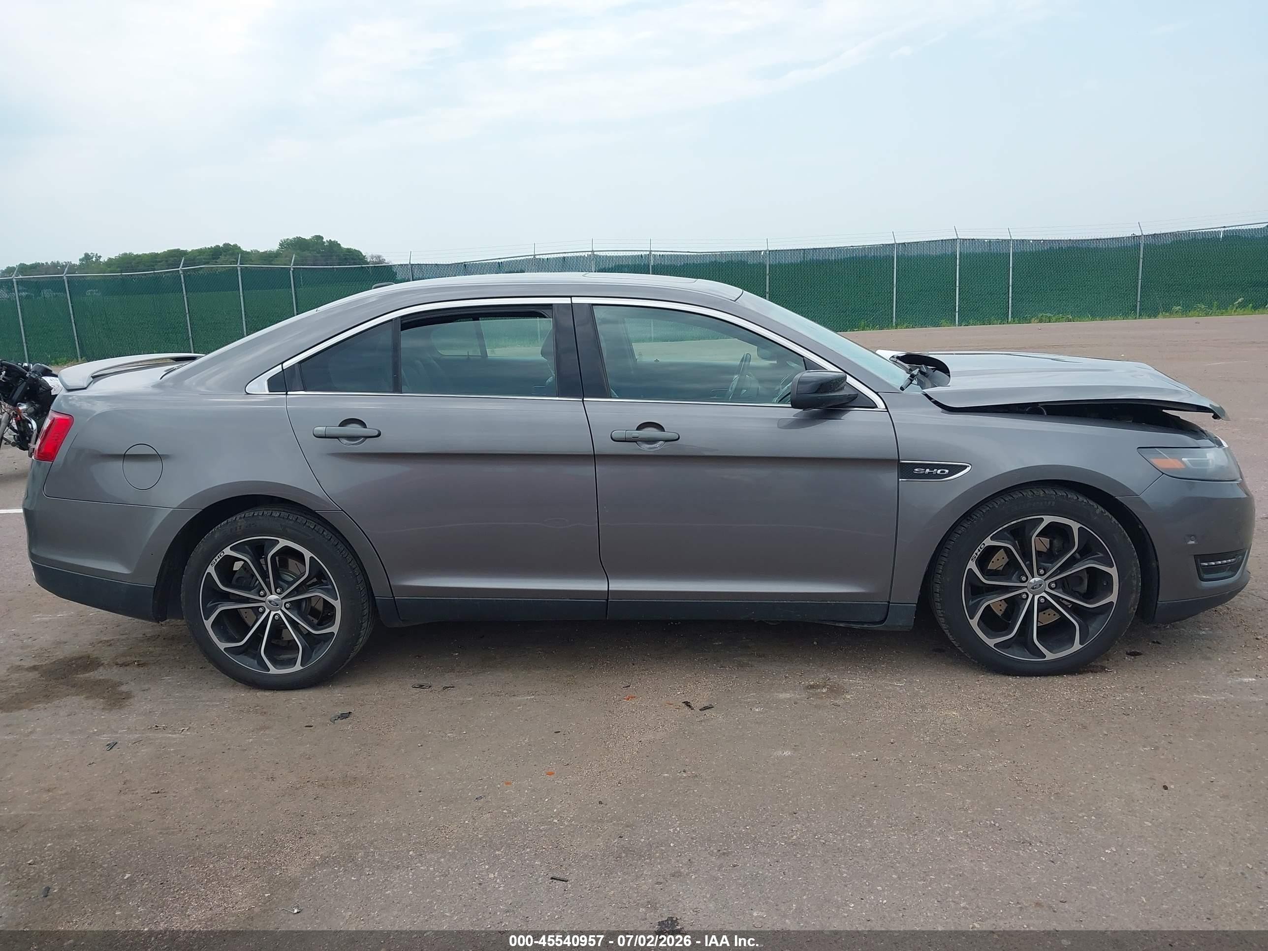 2013 Ford Taurus Sho Gray vin: 1FAHP2KT8DG155805