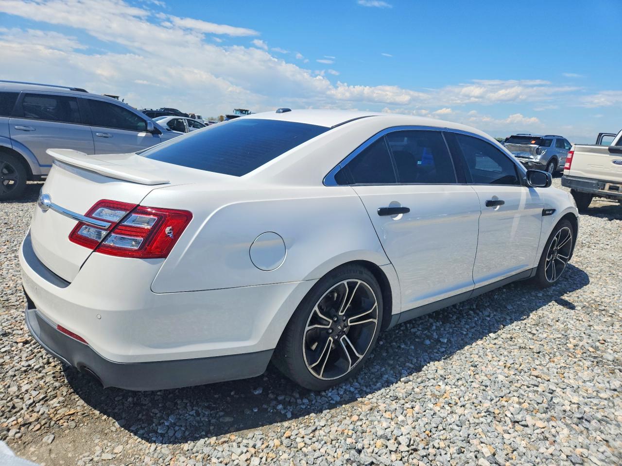 2014 Ford Taurus Sho White vin: 1FAHP2KT8EG129383