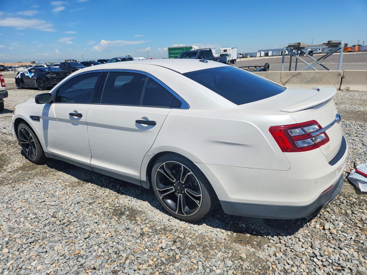 2014 Ford Taurus Sho White vin: 1FAHP2KT8EG129383