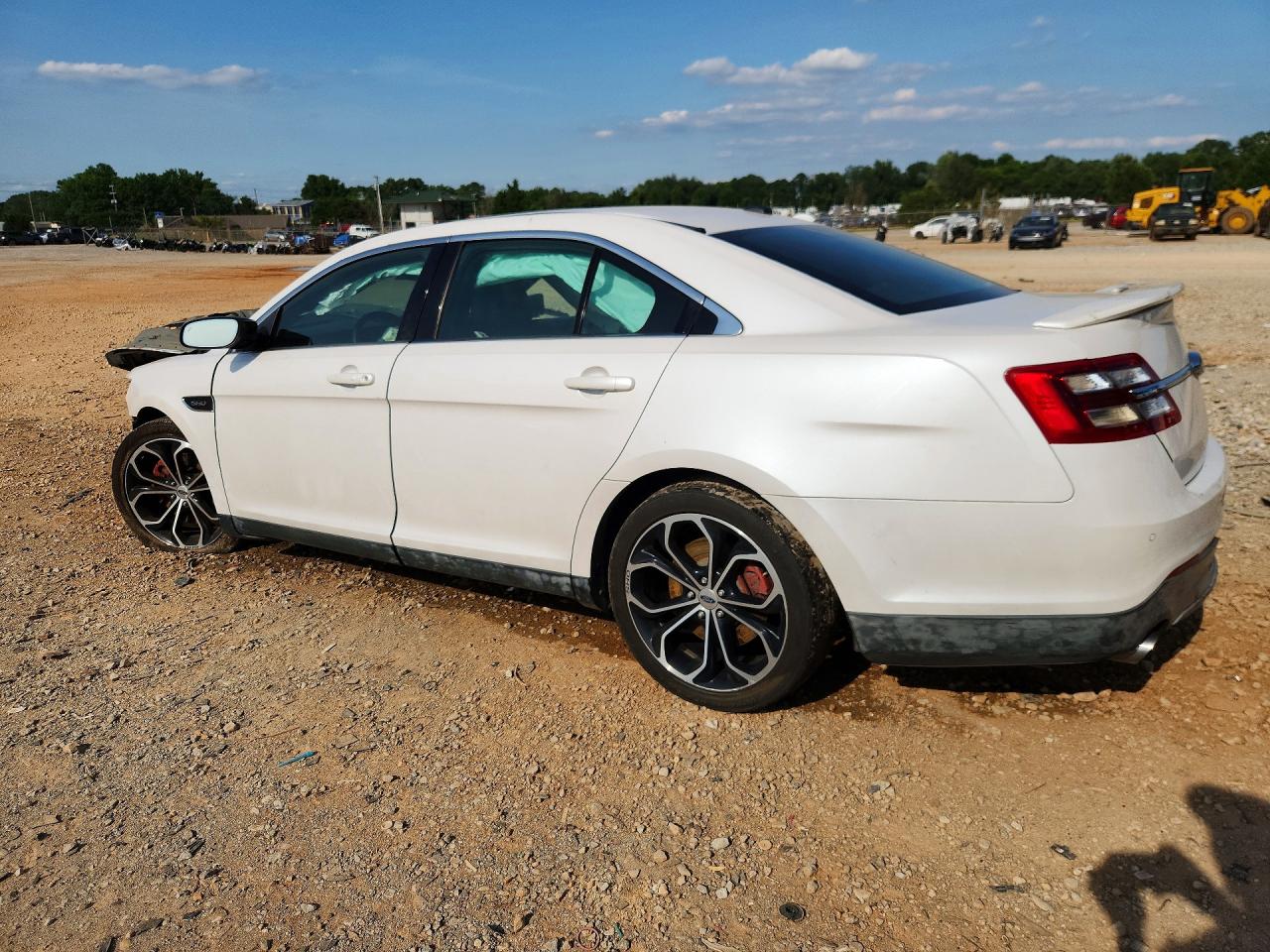 2015 Ford Taurus Sho White vin: 1FAHP2KT8FG105408