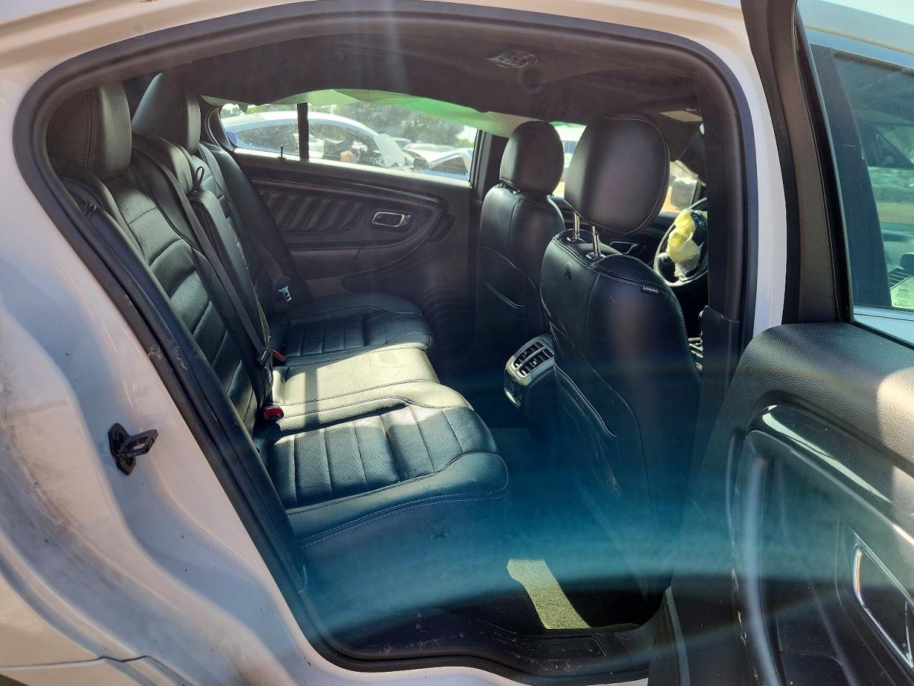 2015 Ford Taurus Sho White vin: 1FAHP2KT8FG105408