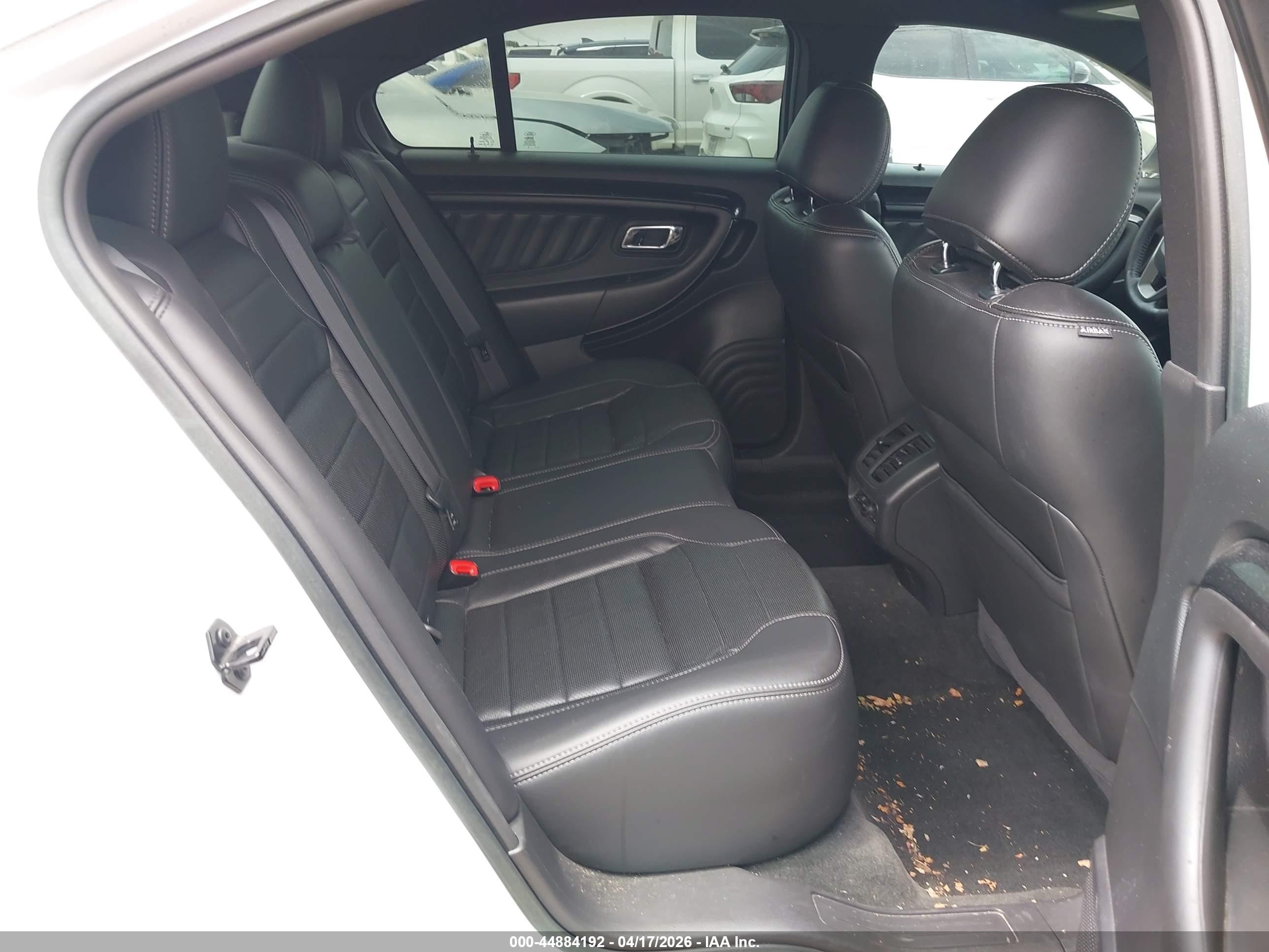 2015 Ford Taurus Sho White vin: 1FAHP2KT8FG203144