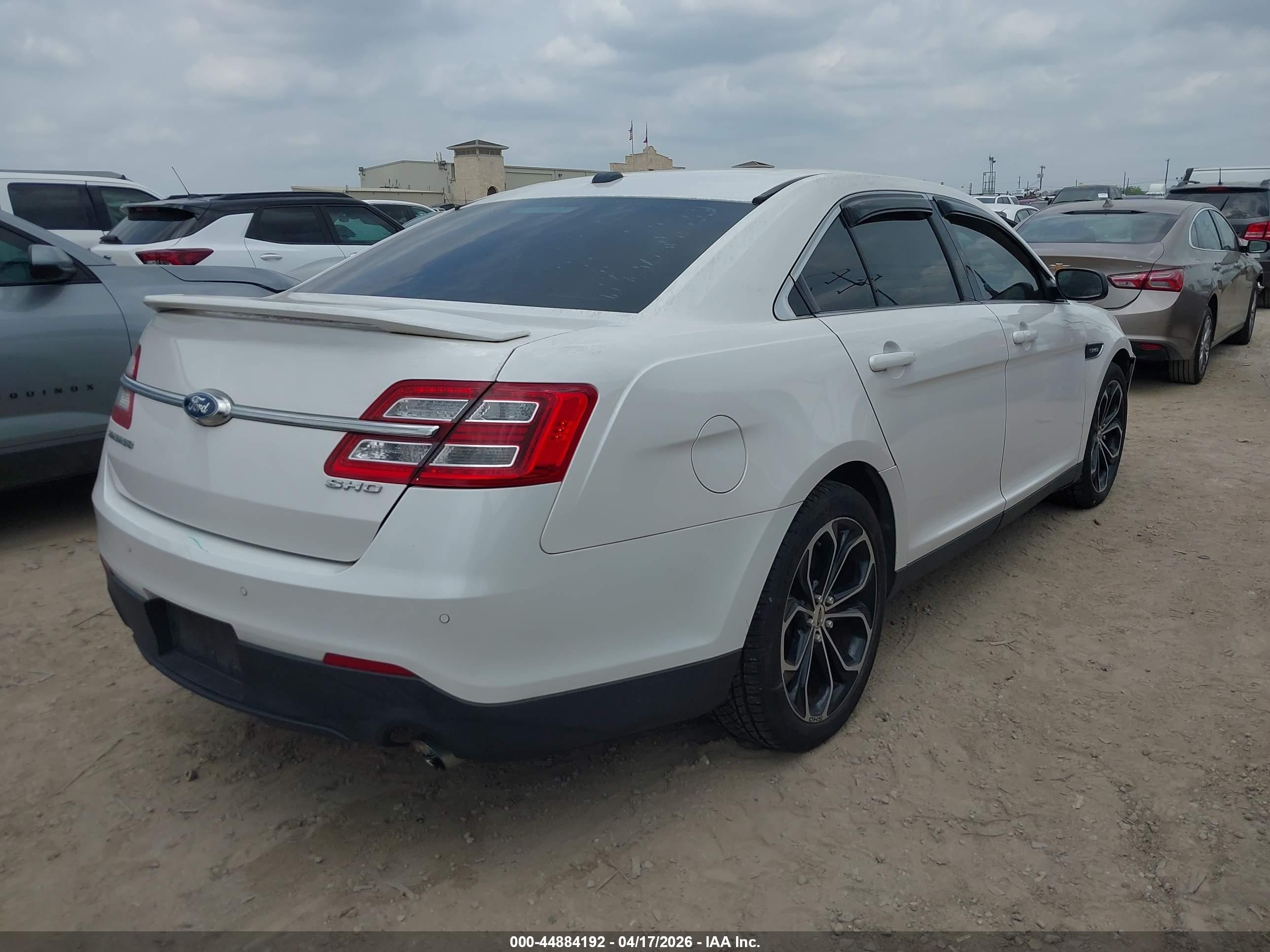 2015 Ford Taurus Sho White vin: 1FAHP2KT8FG203144