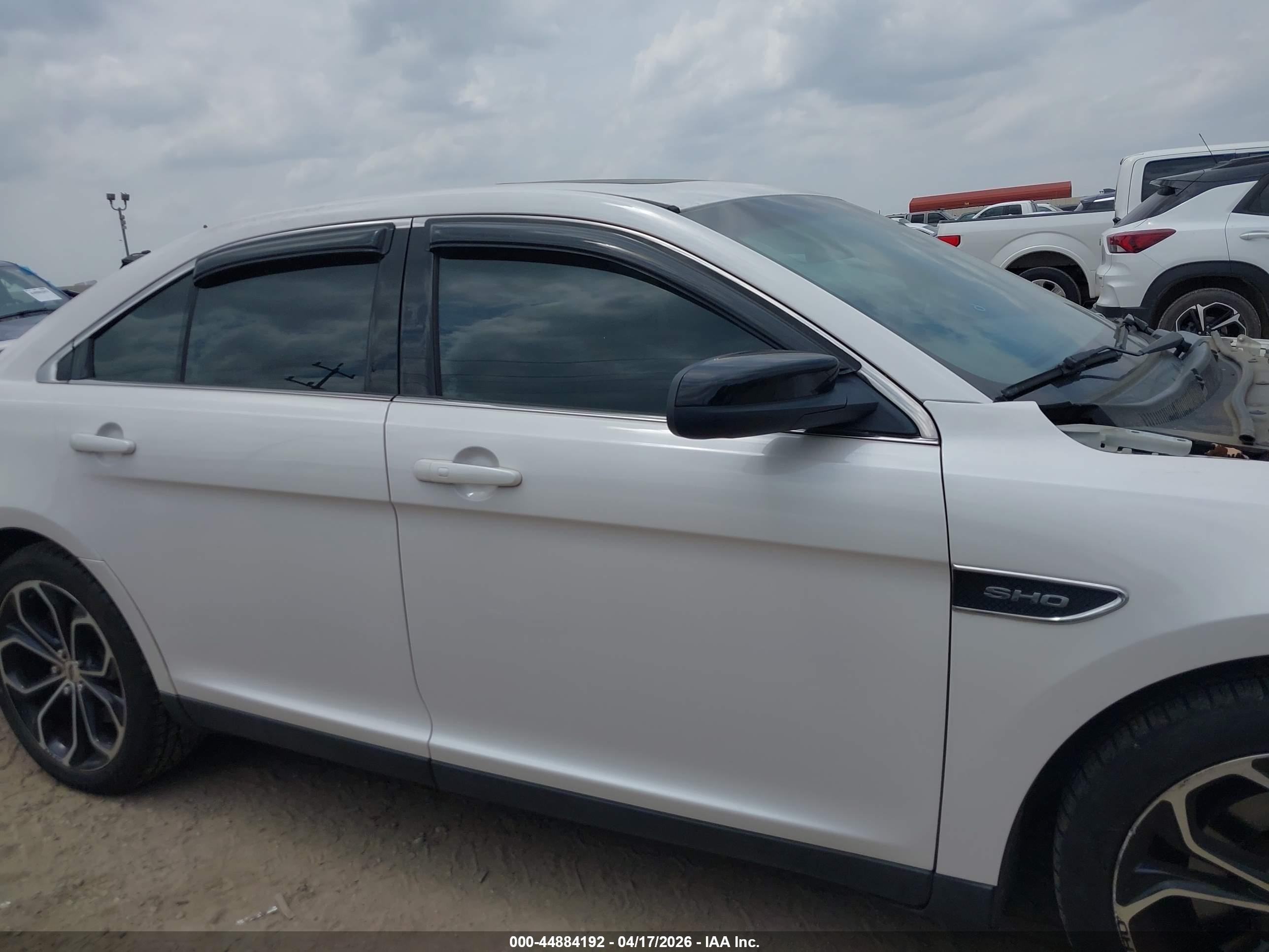 2015 Ford Taurus Sho White vin: 1FAHP2KT8FG203144