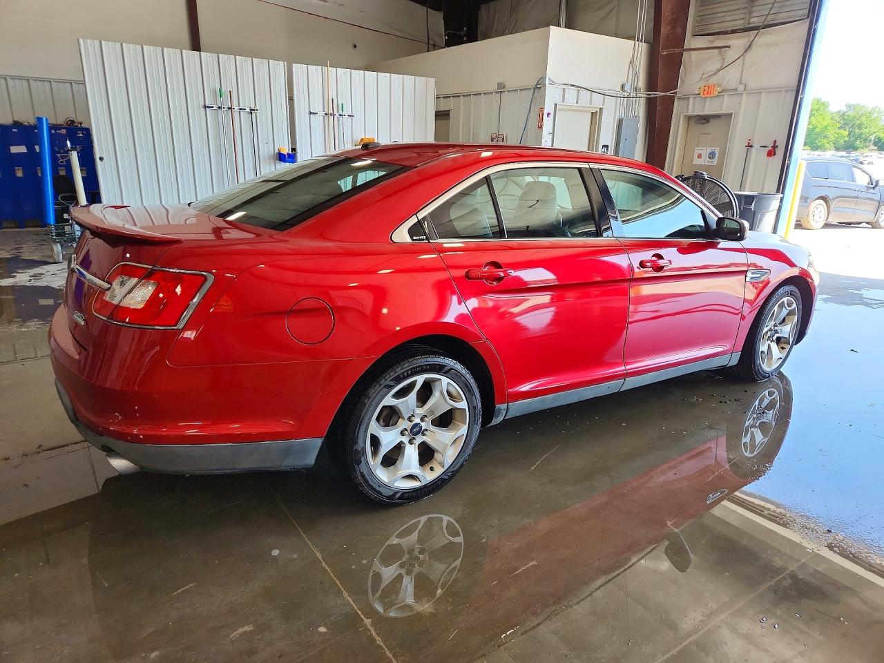 2011 Ford Taurus Sho Red vin: 1FAHP2KT9BG110482
