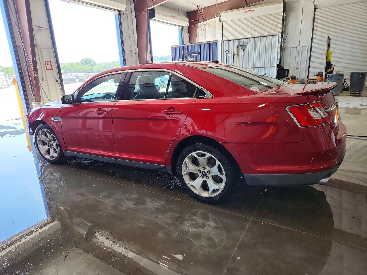 2011 Ford Taurus Sho Red vin: 1FAHP2KT9BG110482