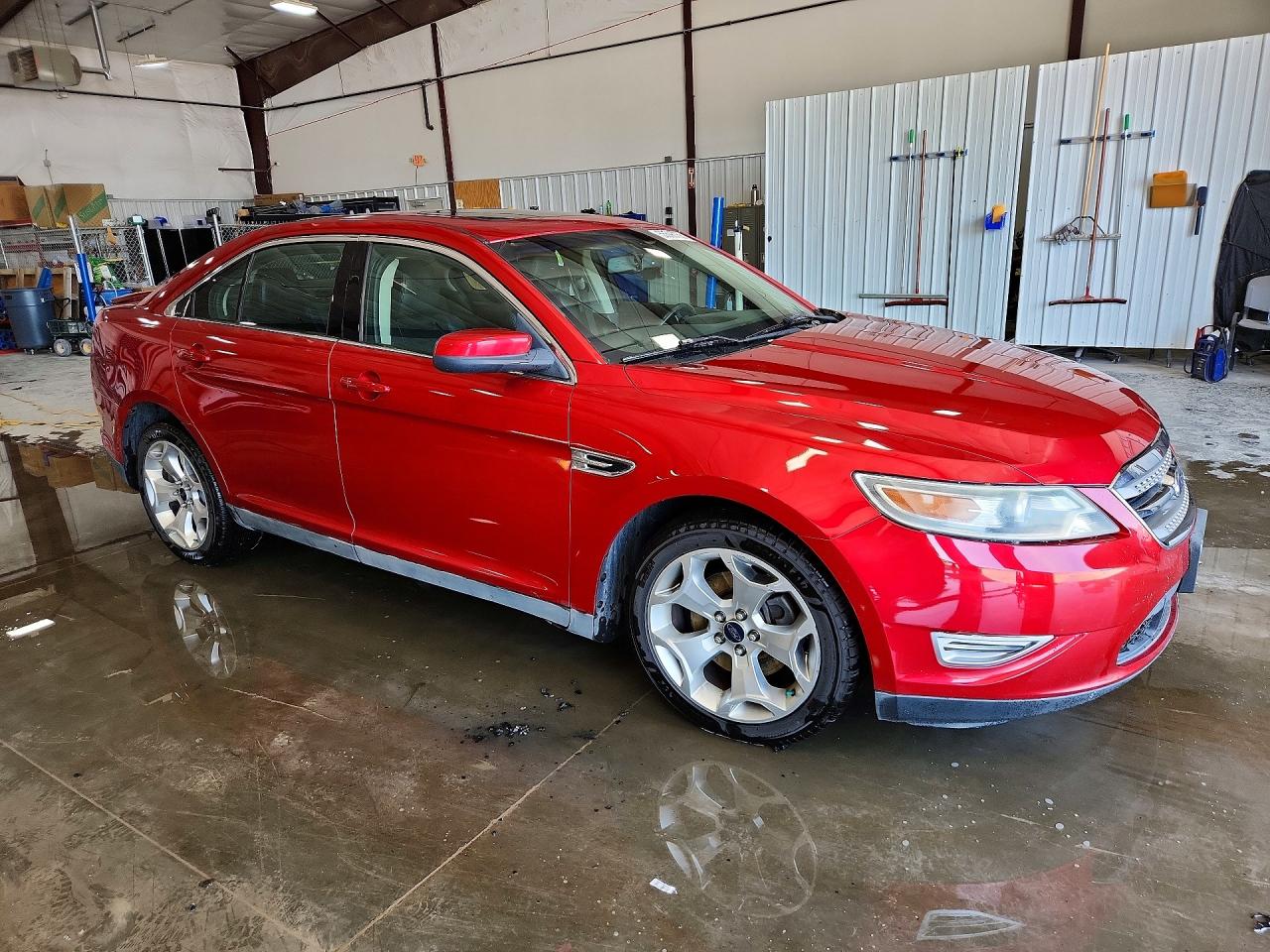 2011 Ford Taurus Sho Red vin: 1FAHP2KT9BG110482