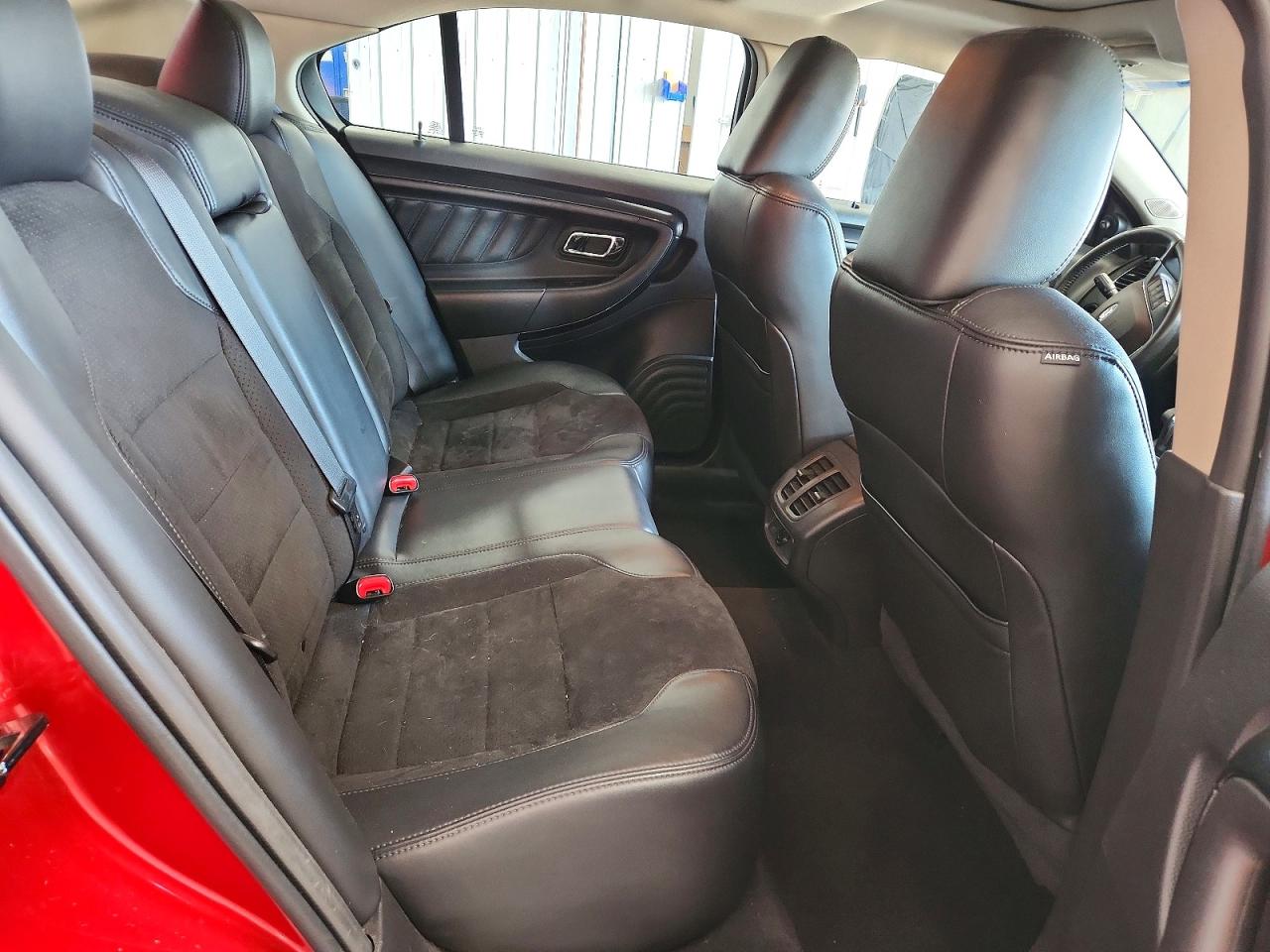 2011 Ford Taurus Sho Red vin: 1FAHP2KT9BG110482