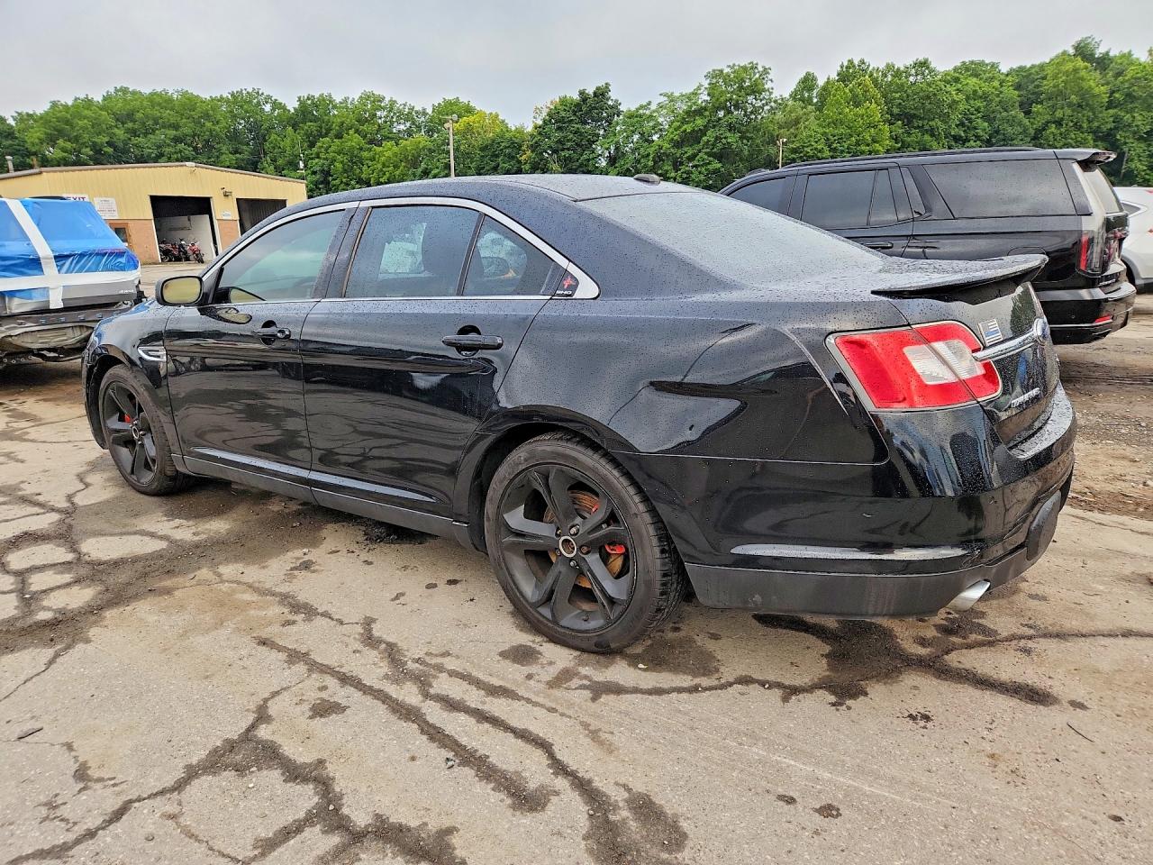 2011 Ford Taurus Sho Black vin: 1FAHP2KT9BG188129