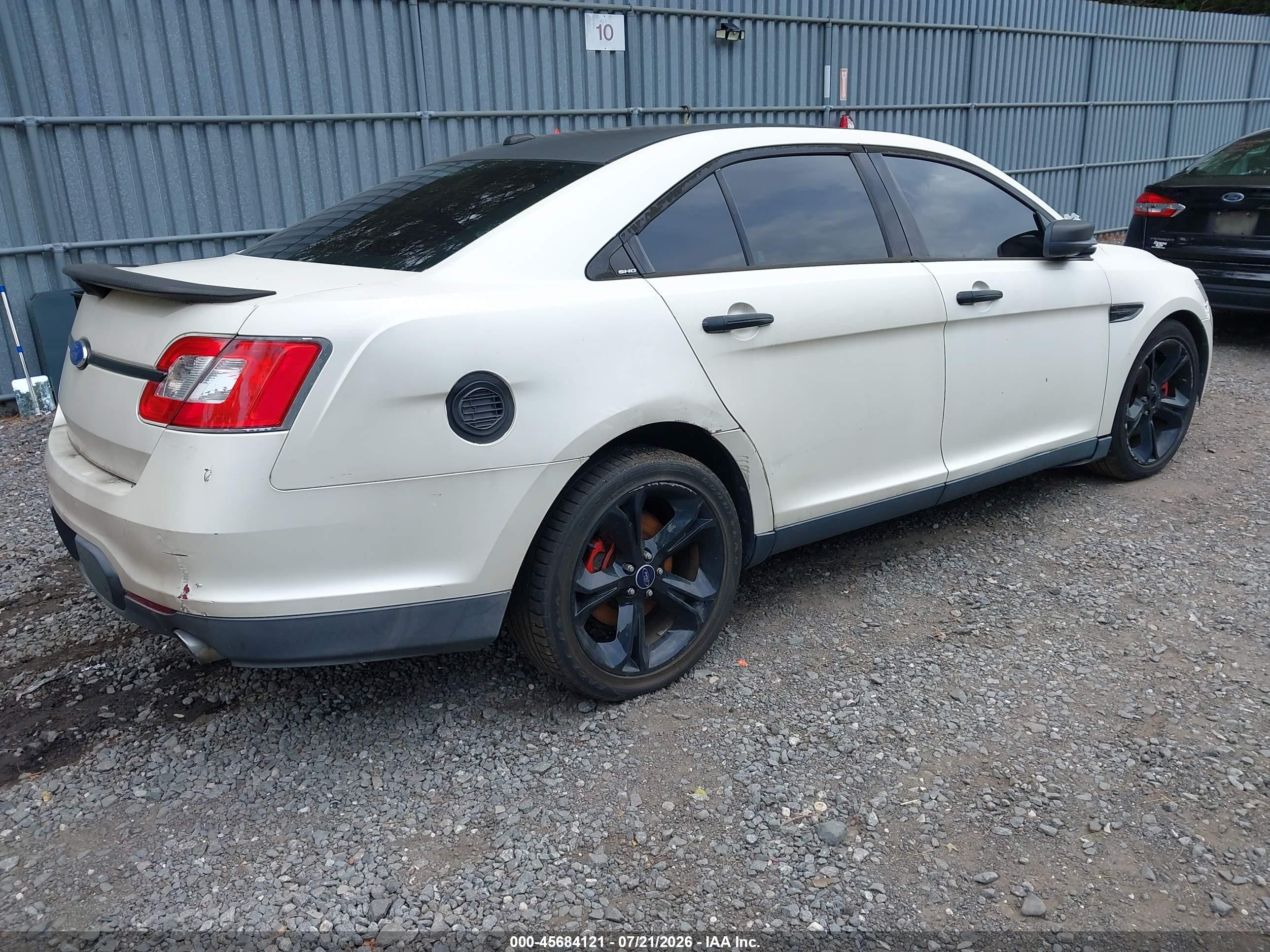 2012 Ford Taurus Sho White vin: 1FAHP2KT9CG138140