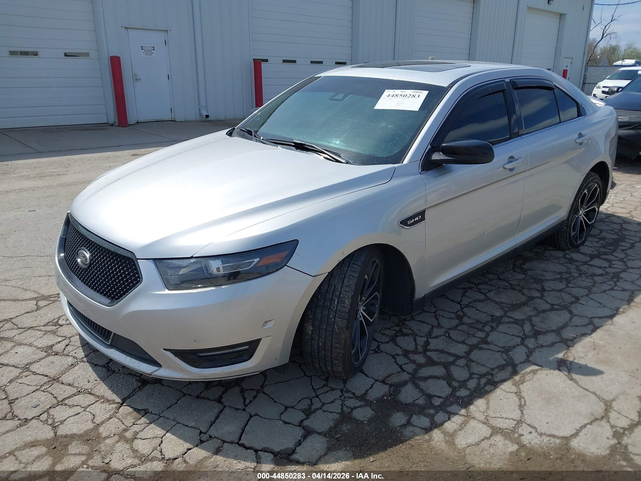 2013 Ford Taurus Sho Серебряный vin: 1FAHP2KT9DG190417