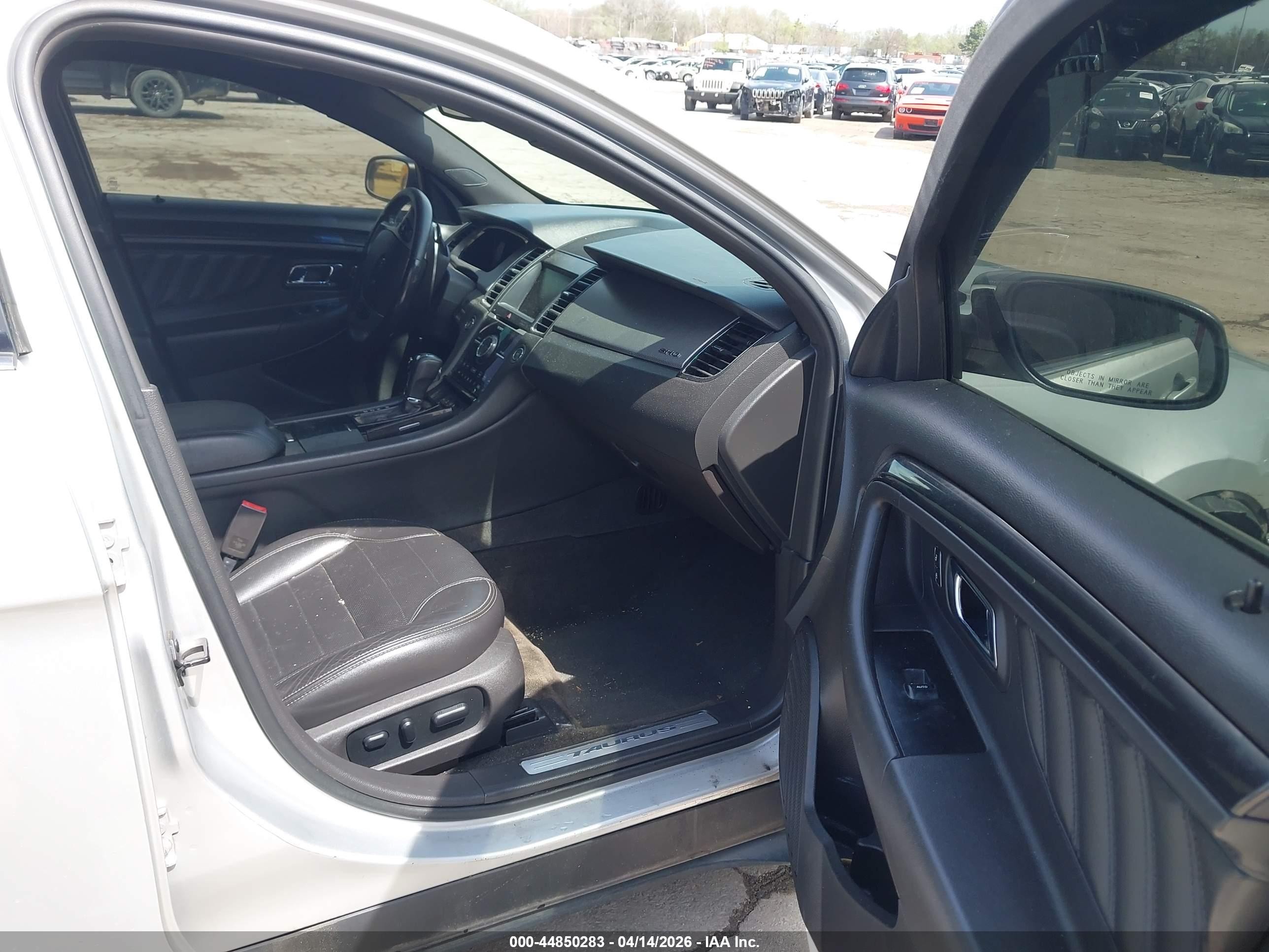 2013 Ford Taurus Sho Серебряный vin: 1FAHP2KT9DG190417