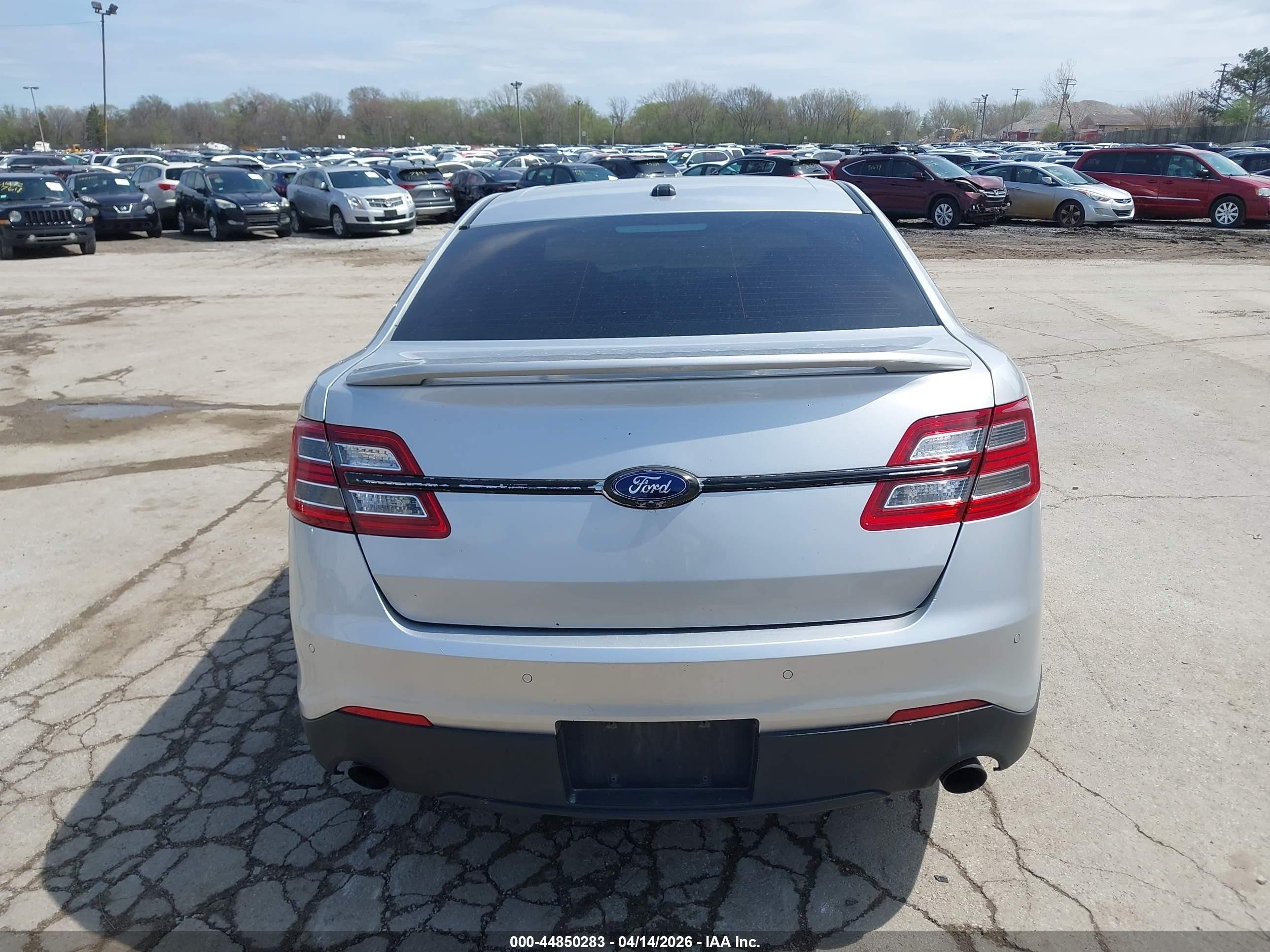2013 Ford Taurus Sho Серебряный vin: 1FAHP2KT9DG190417