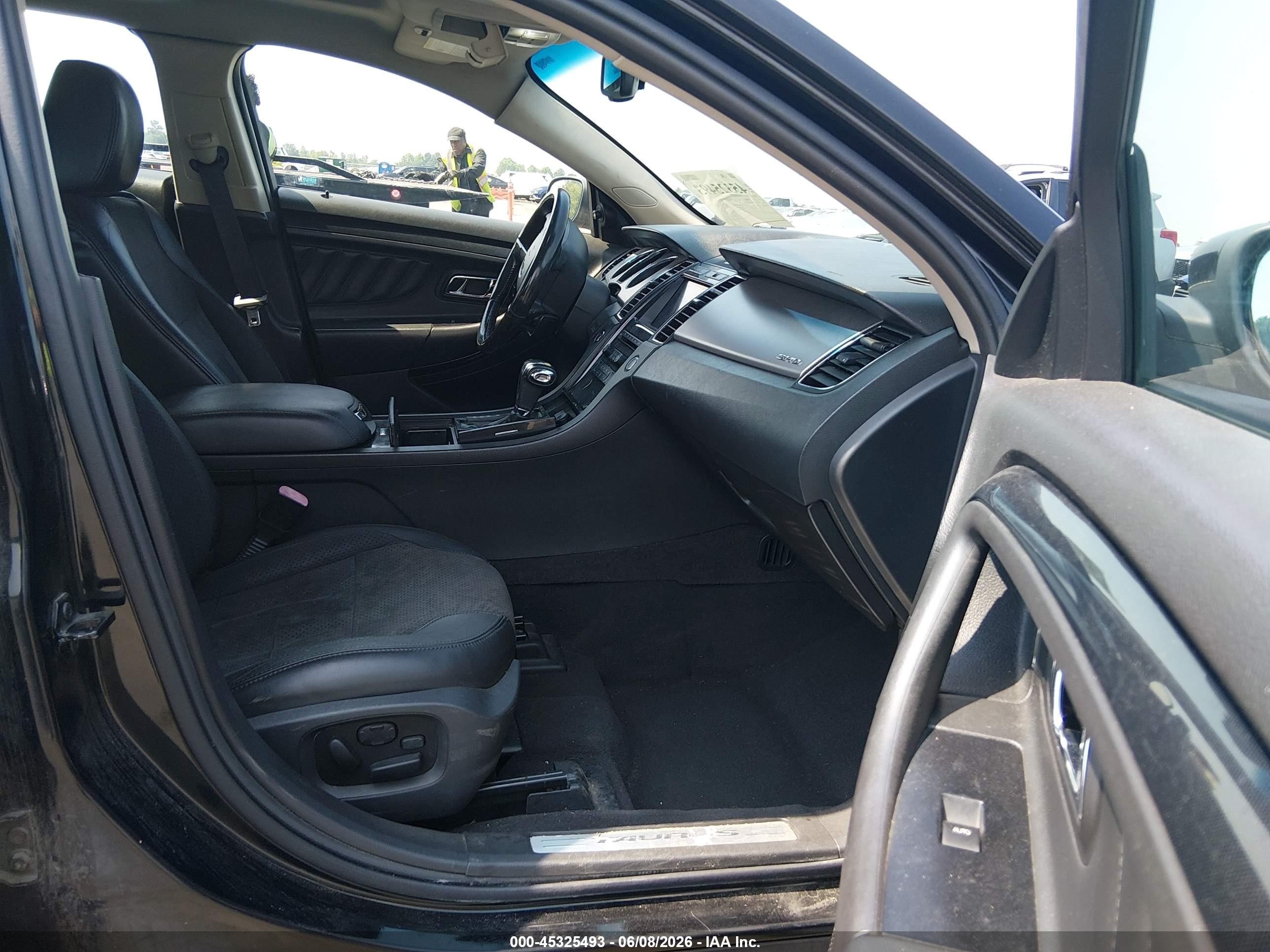 2011 Ford Taurus Sho Black vin: 1FAHP2KTXBG110524