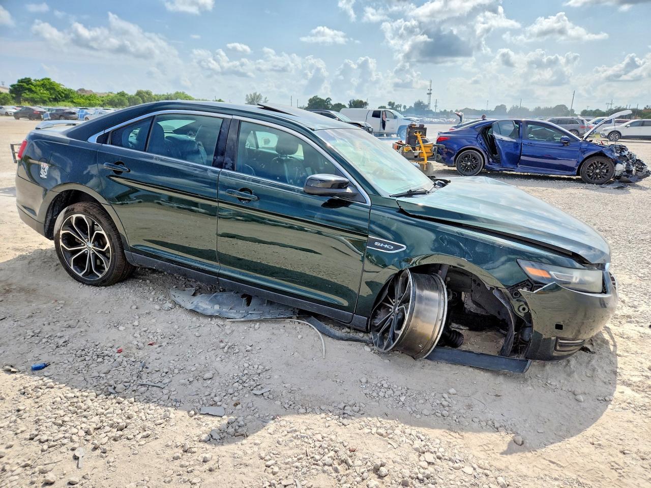 2013 Ford Taurus Sho Зеленый vin: 1FAHP2KTXDG161248