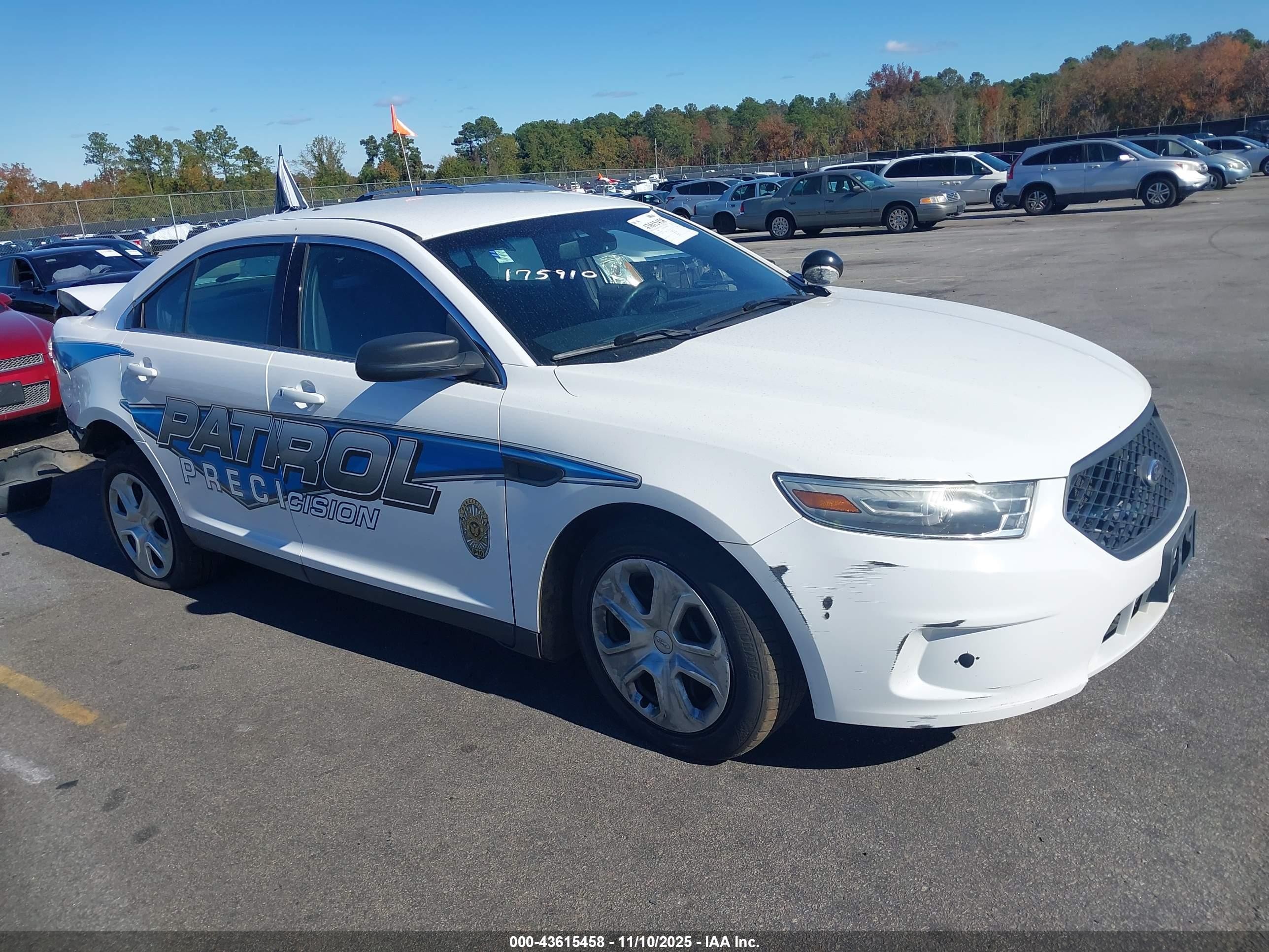 2013 Ford Police Interceptor   White vin: 1FAHP2L83DG175910