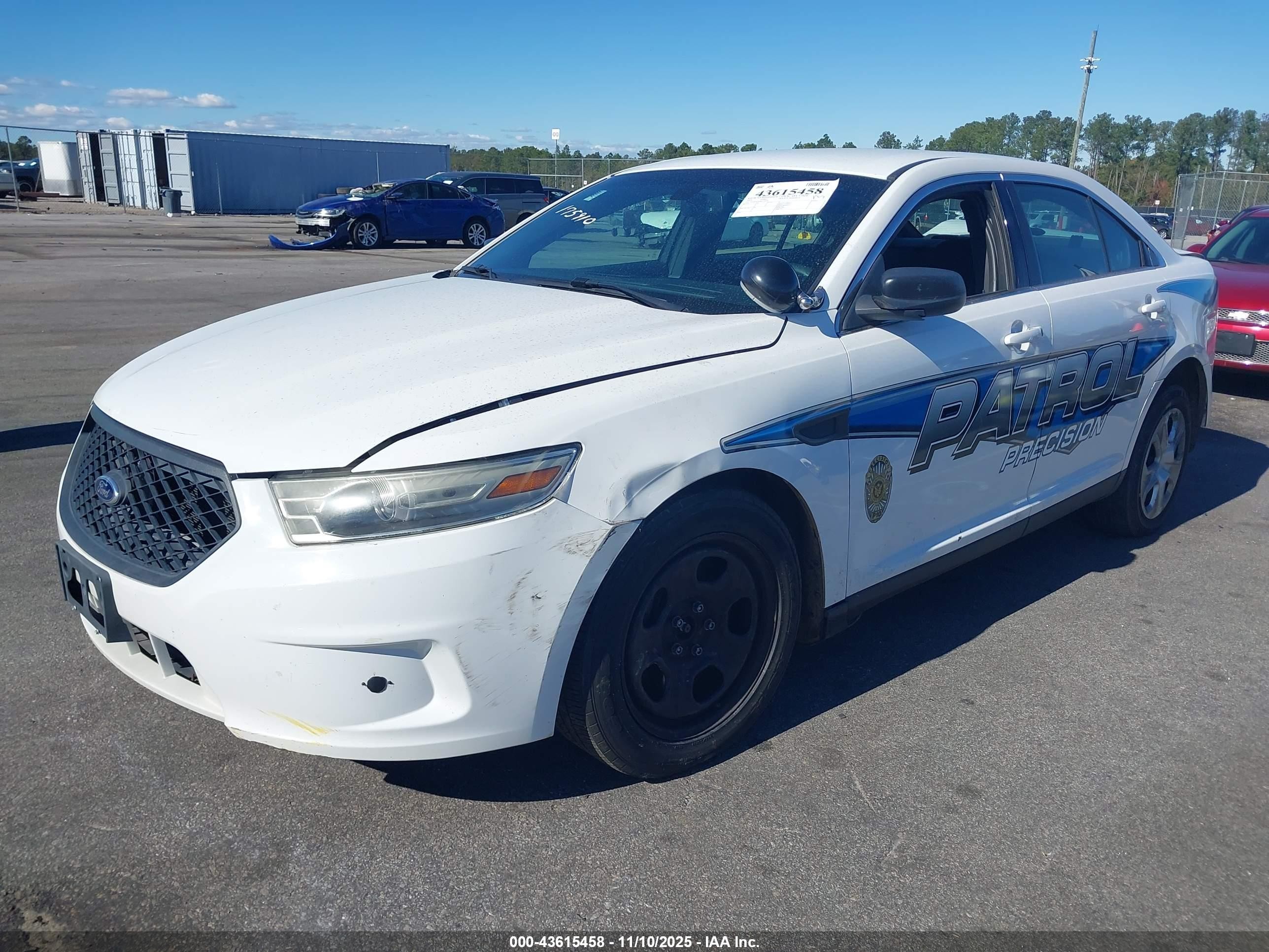 2013 Ford Police Interceptor   White vin: 1FAHP2L83DG175910