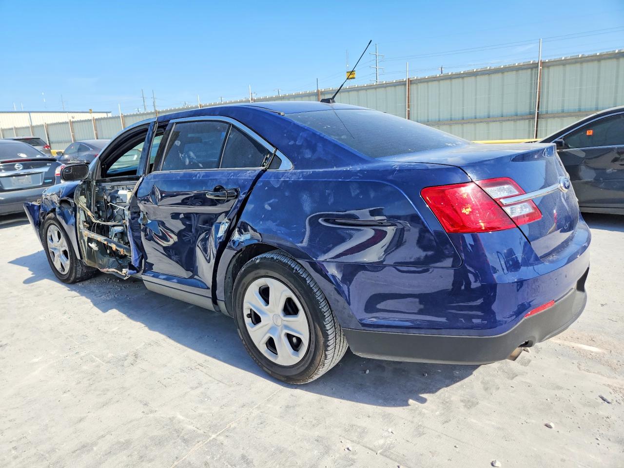 2015 Ford Taurus Police Interceptor Blue vin: 1FAHP2L83FG129318