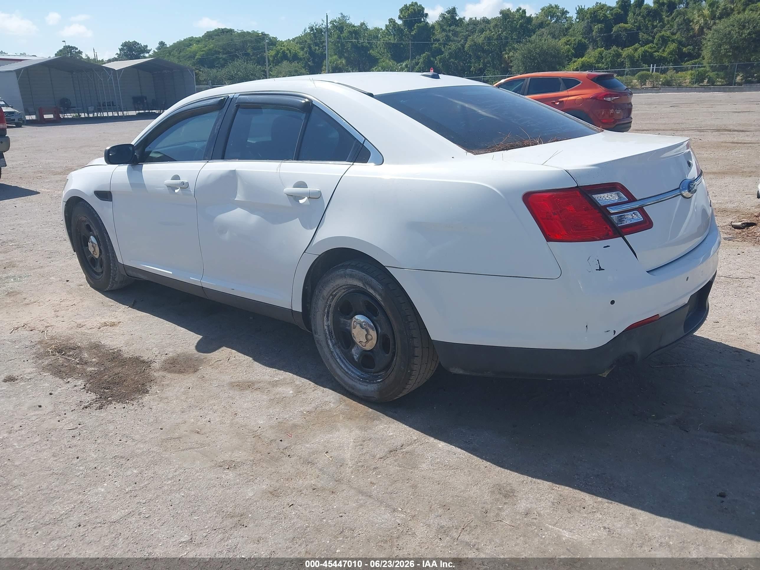 2014 Ford Police Interceptor   White vin: 1FAHP2L84EG156431