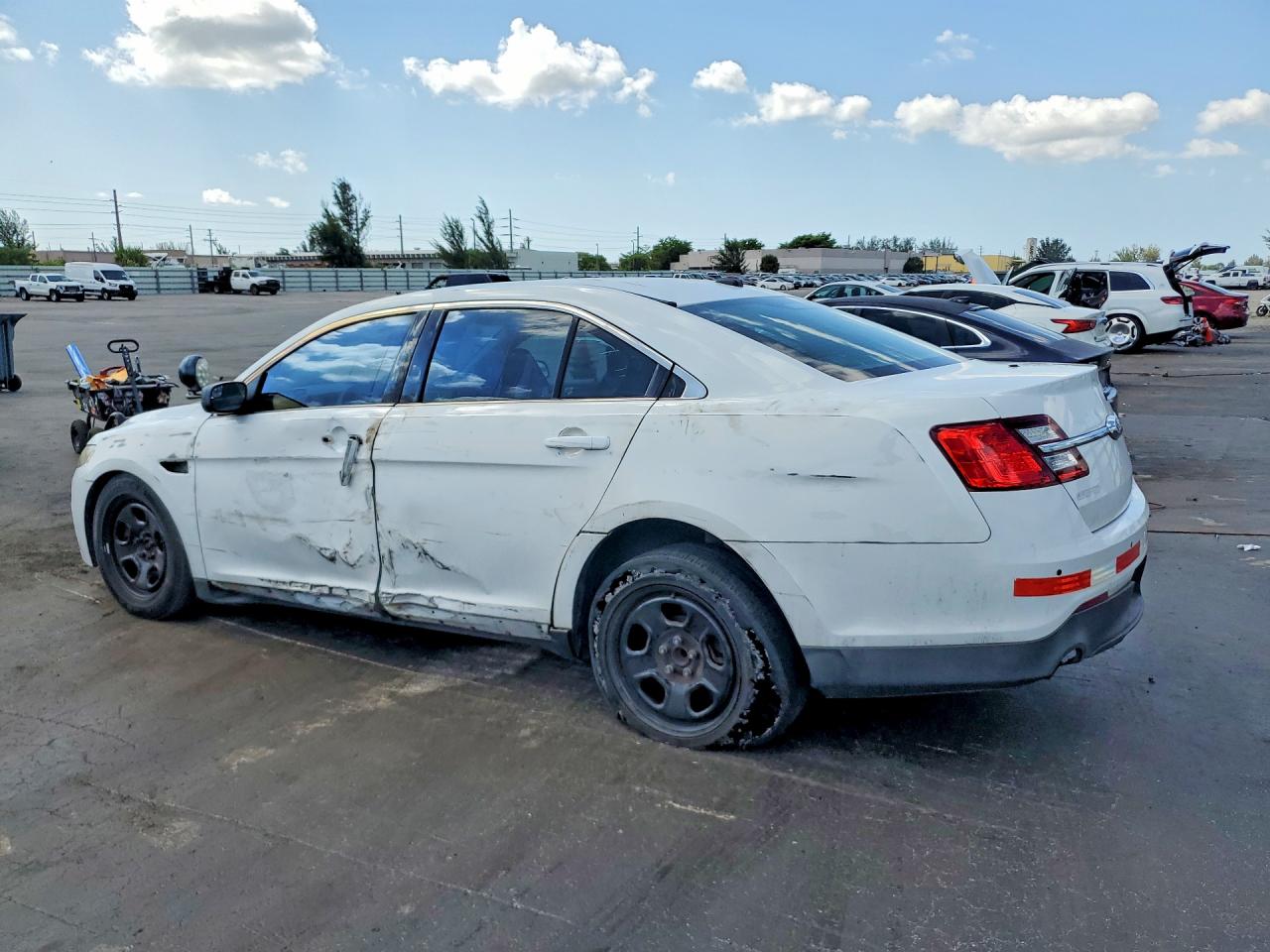 2015 Ford Taurus Police Interceptor White vin: 1FAHP2L84FG149335