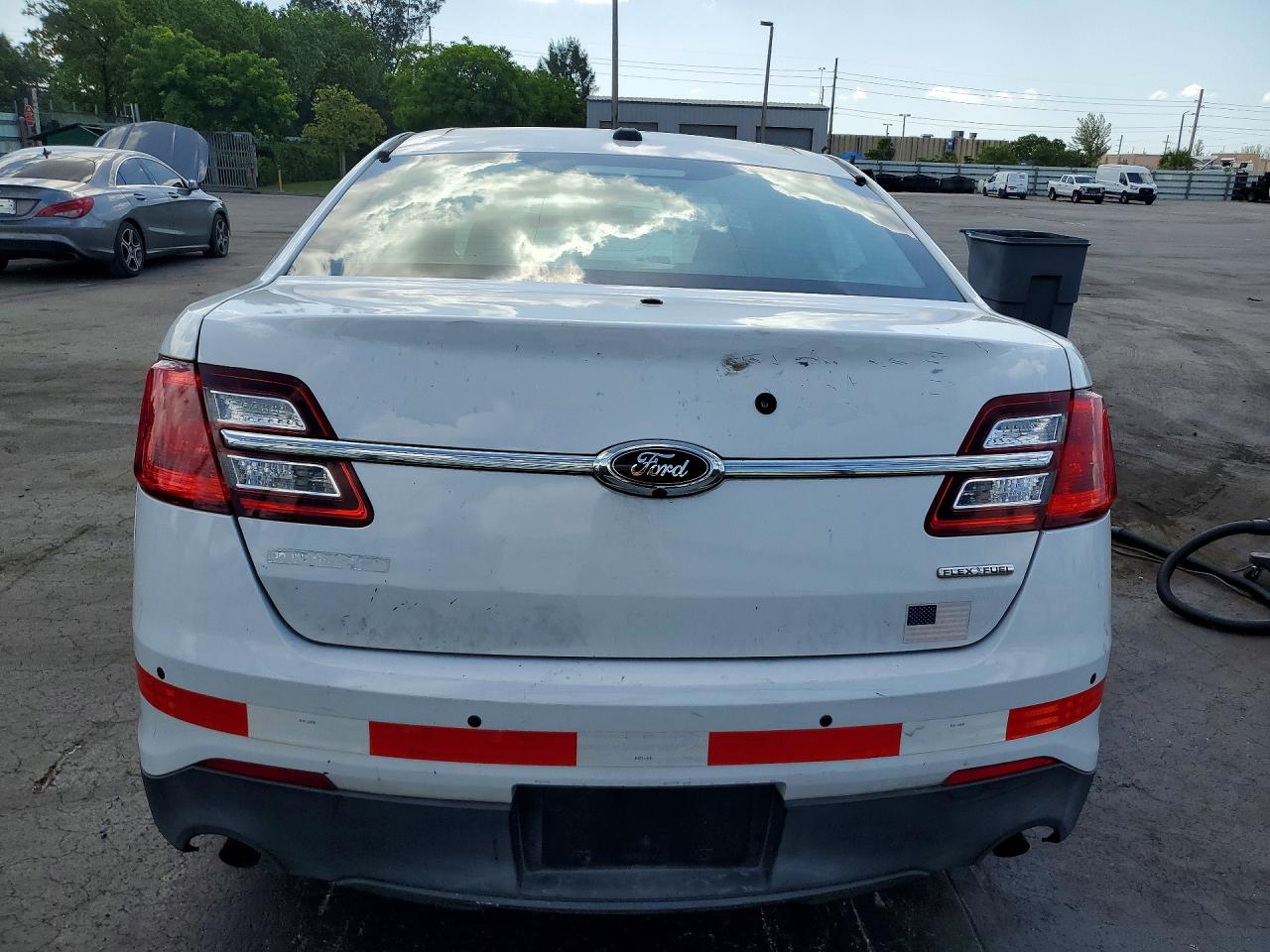 2015 Ford Taurus Police Interceptor White vin: 1FAHP2L84FG149335